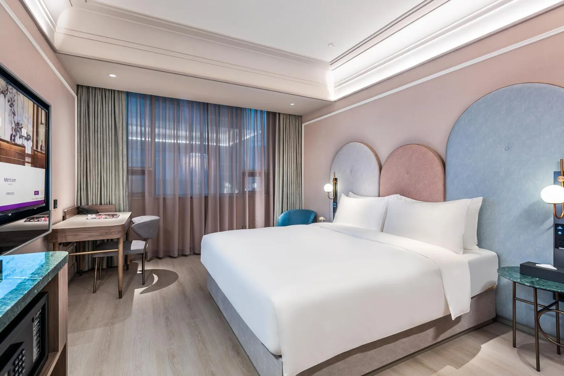 Bed in Mercure Nanjing Downtown