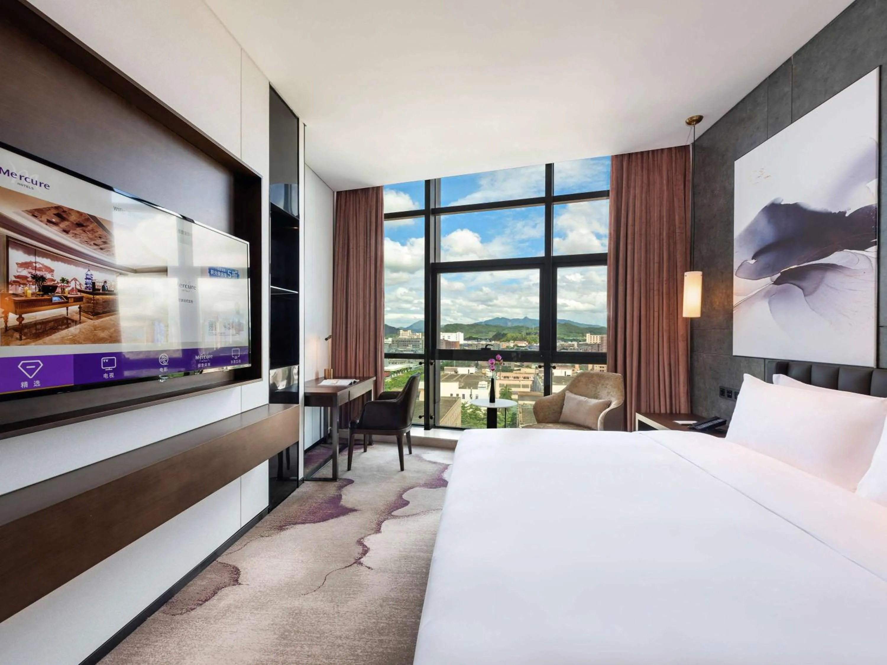 Photo of the whole room, Bed in Mercure Shenzhen Longgang