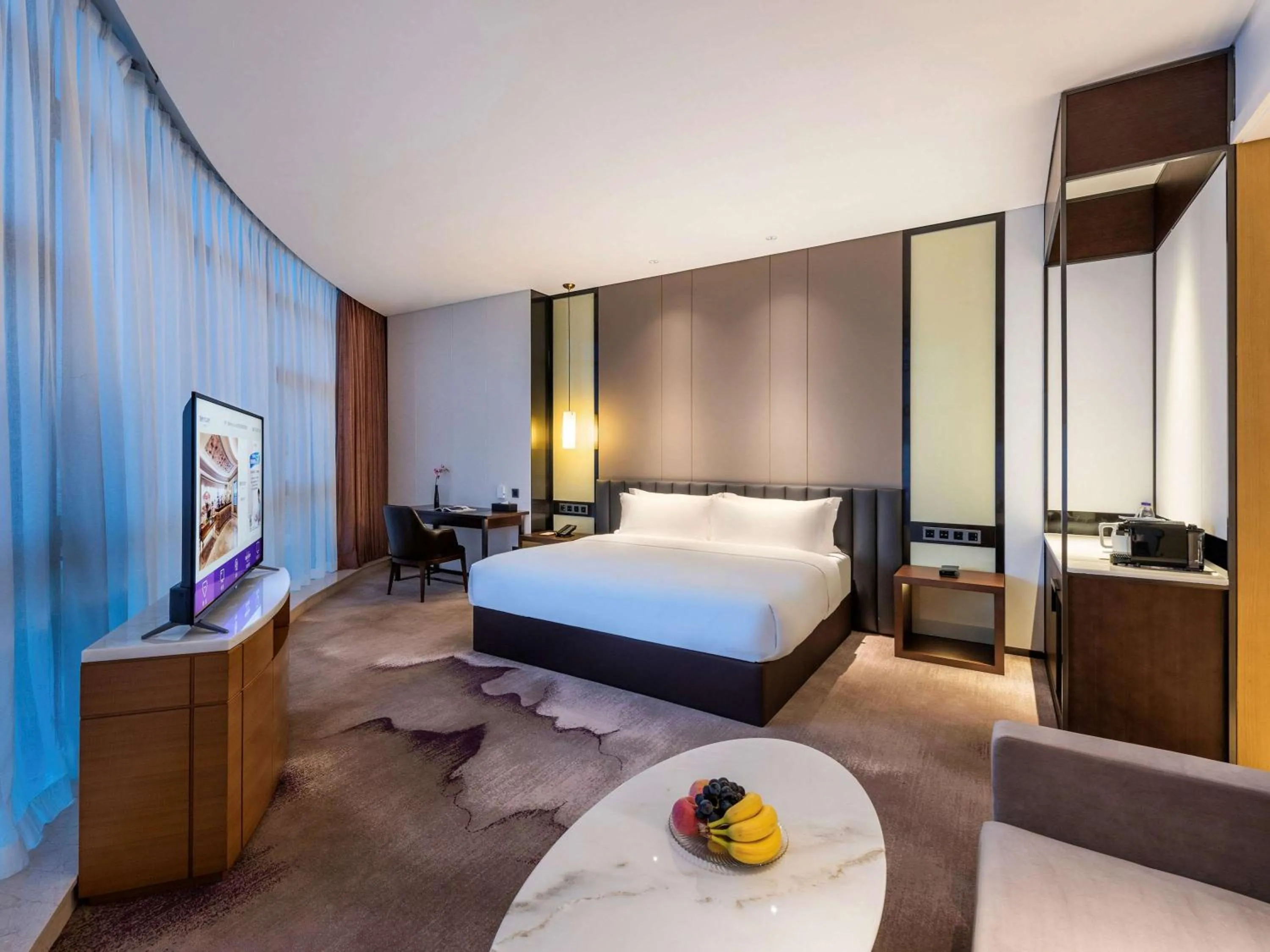 Photo of the whole room, Bed in Mercure Shenzhen Longgang
