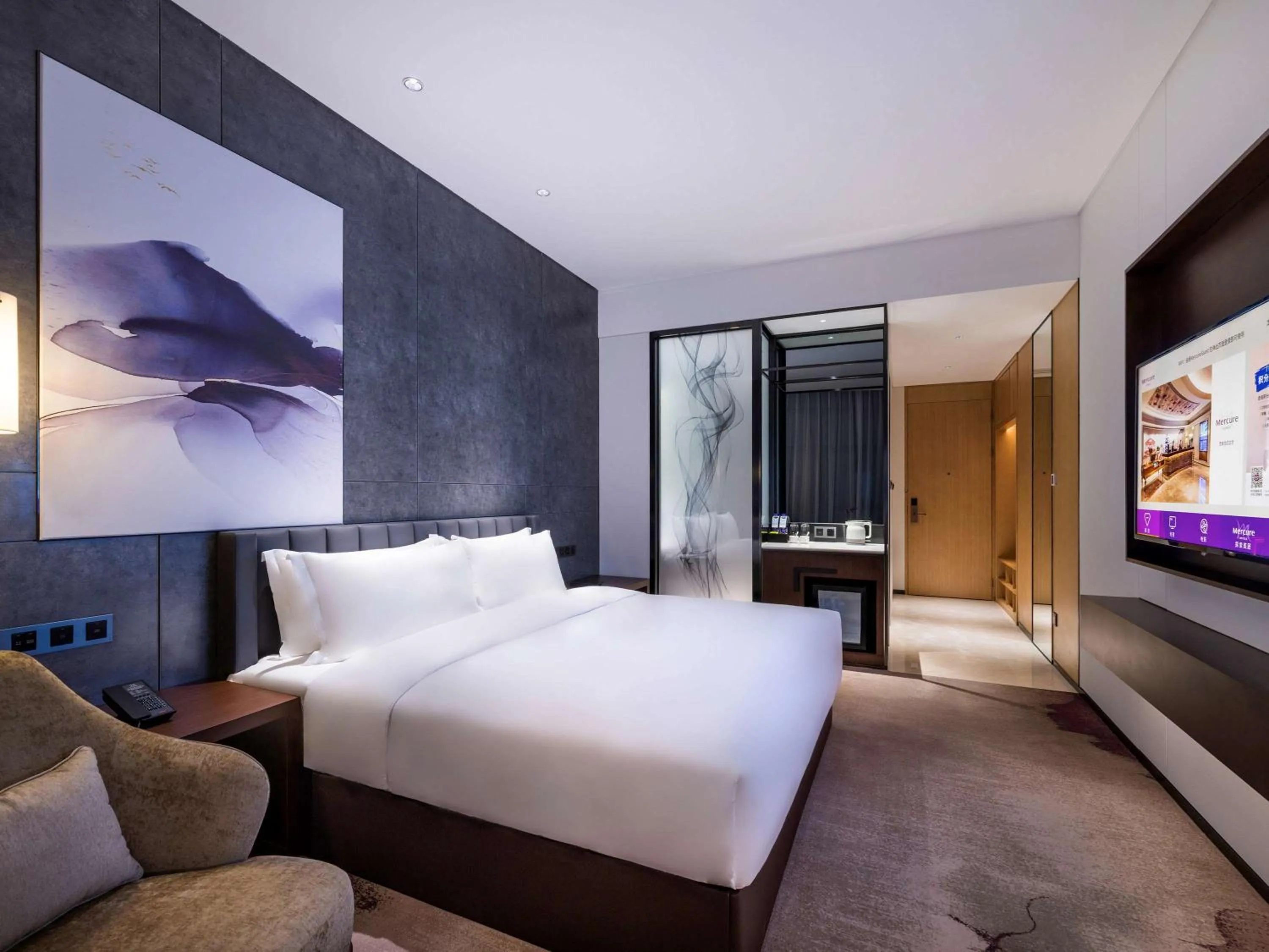 Photo of the whole room, Bed in Mercure Shenzhen Longgang