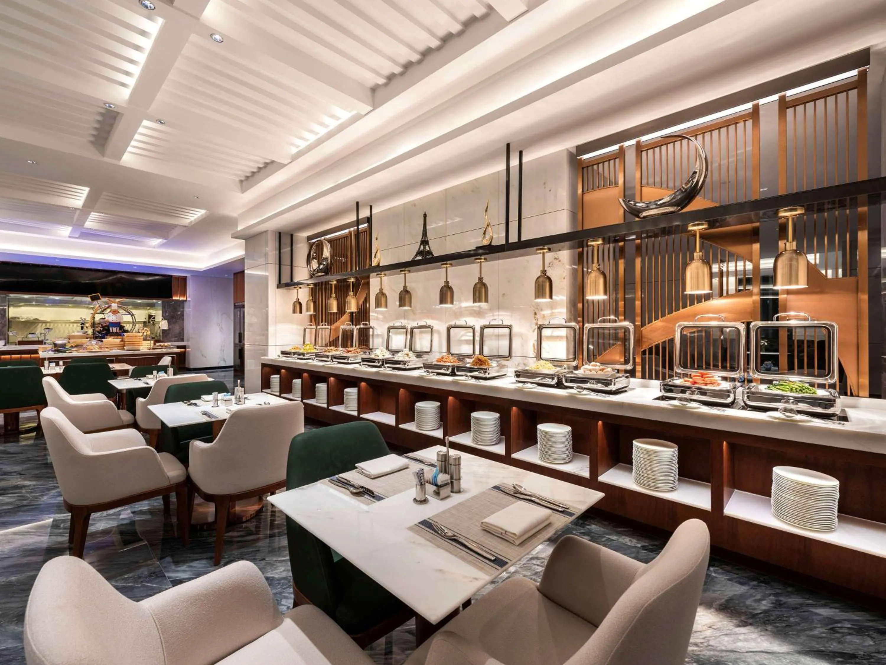 Restaurant/places to eat in Mercure Shenzhen Longgang