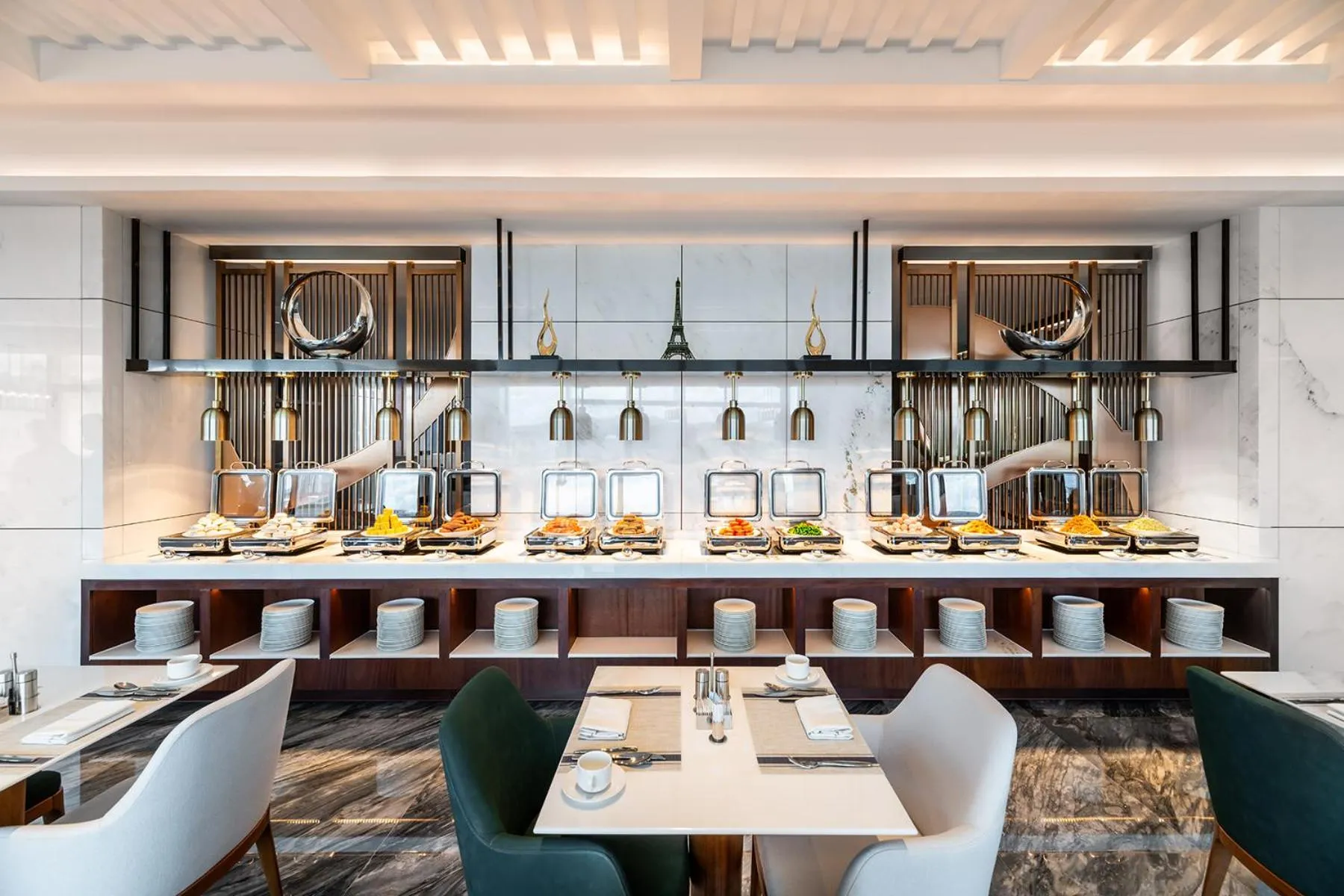 Restaurant/places to eat in Mercure Shenzhen Longgang