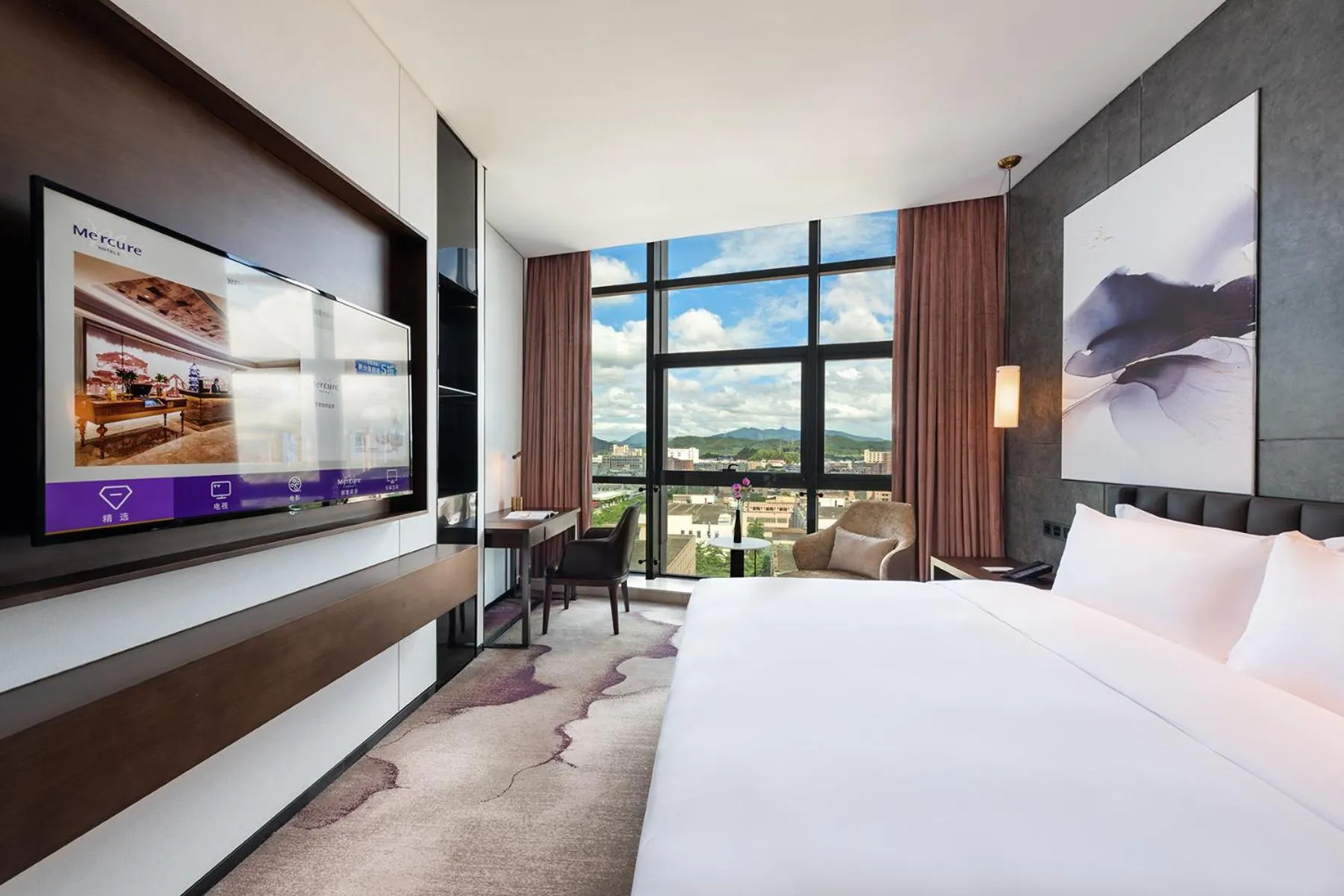 Bed in Mercure Shenzhen Longgang