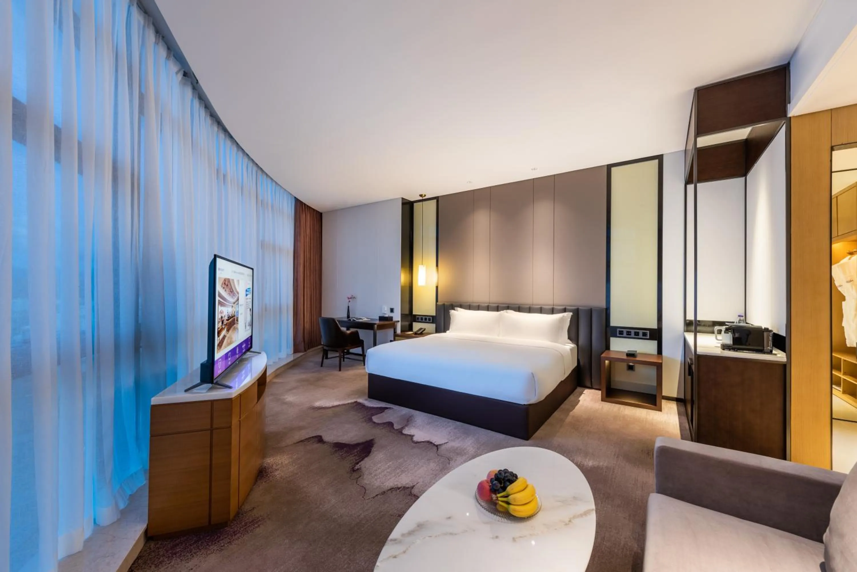 Bed in Mercure Shenzhen Longgang