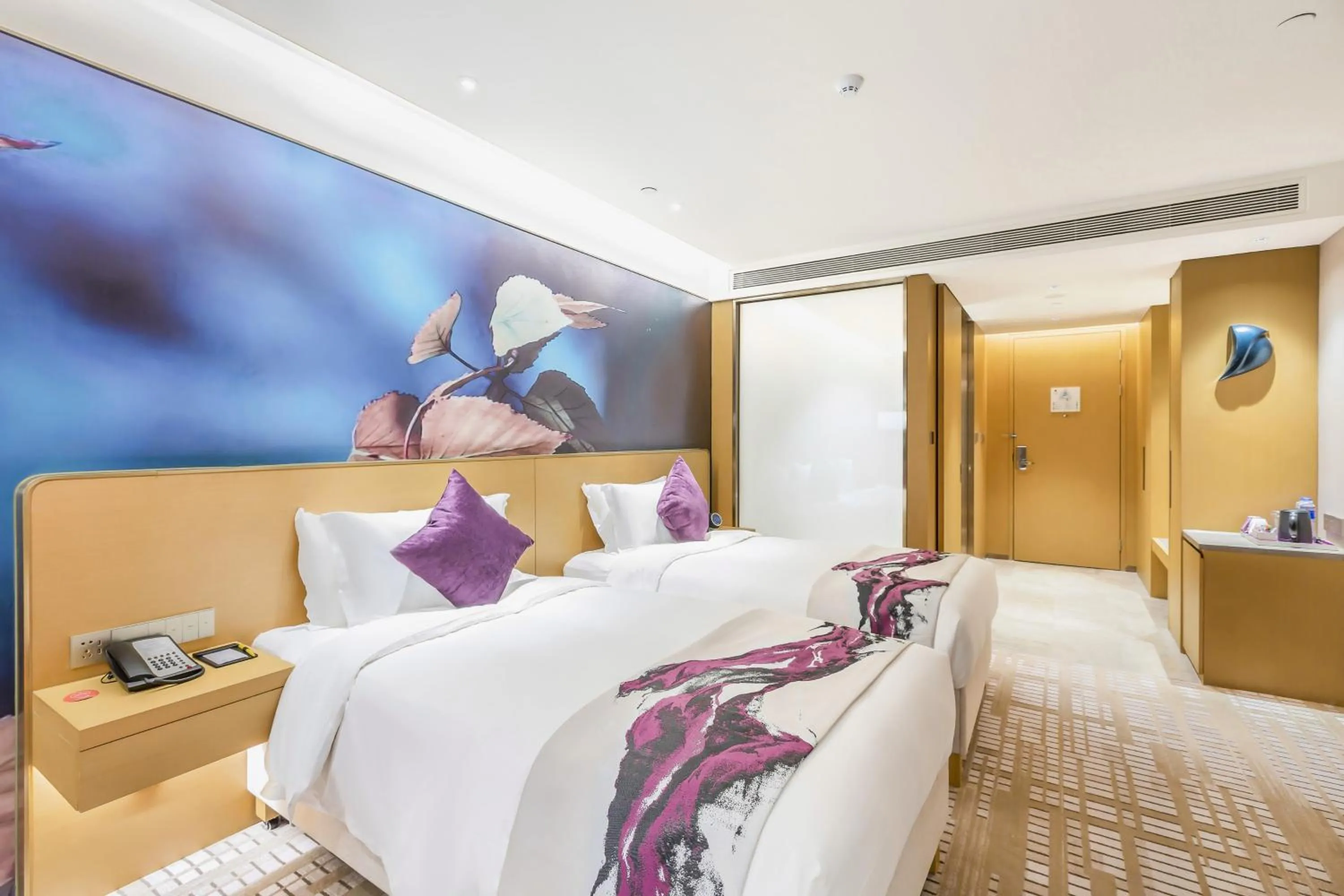 Bed in Novotel Zhengzhou Airport