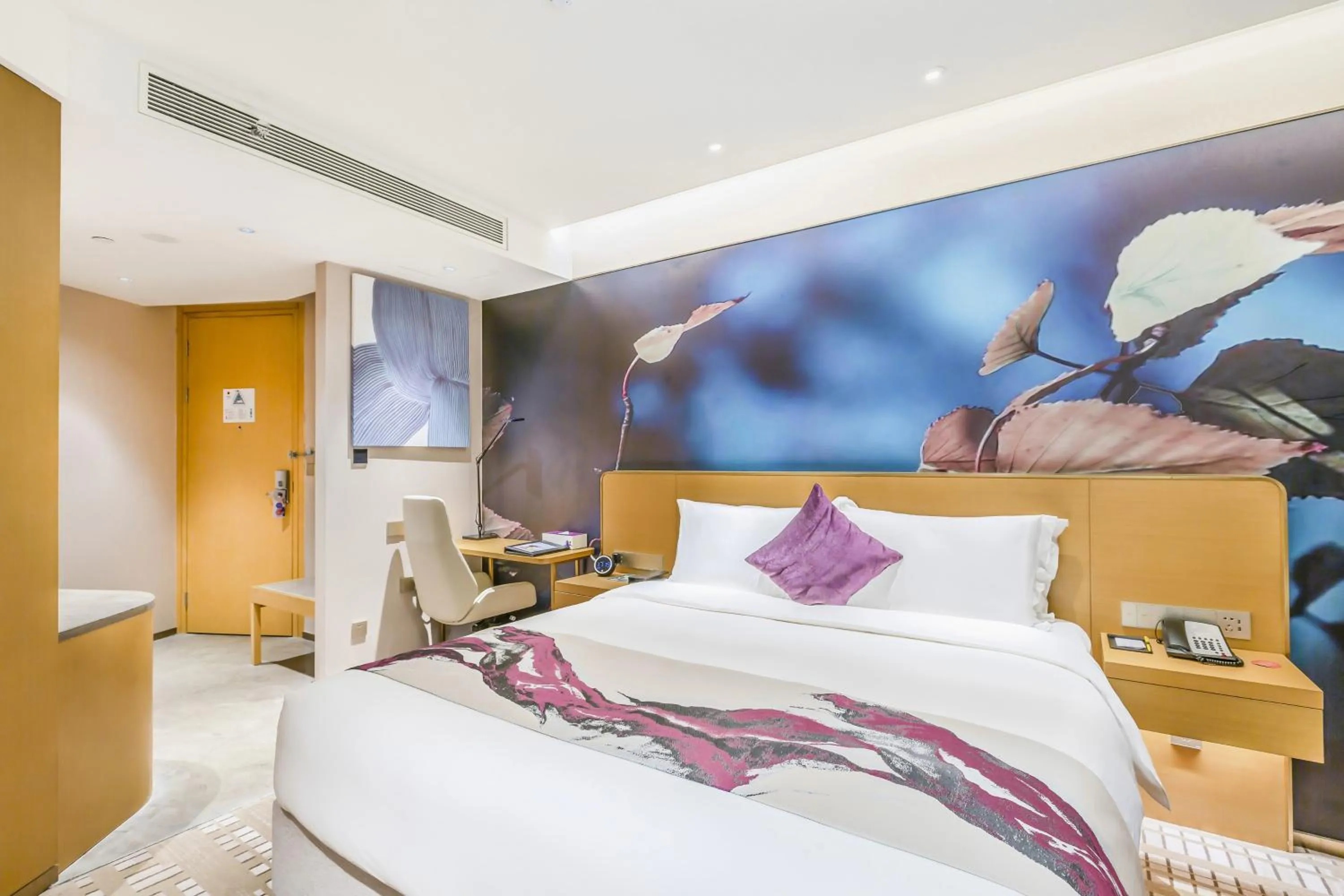 Bed in Novotel Zhengzhou Airport