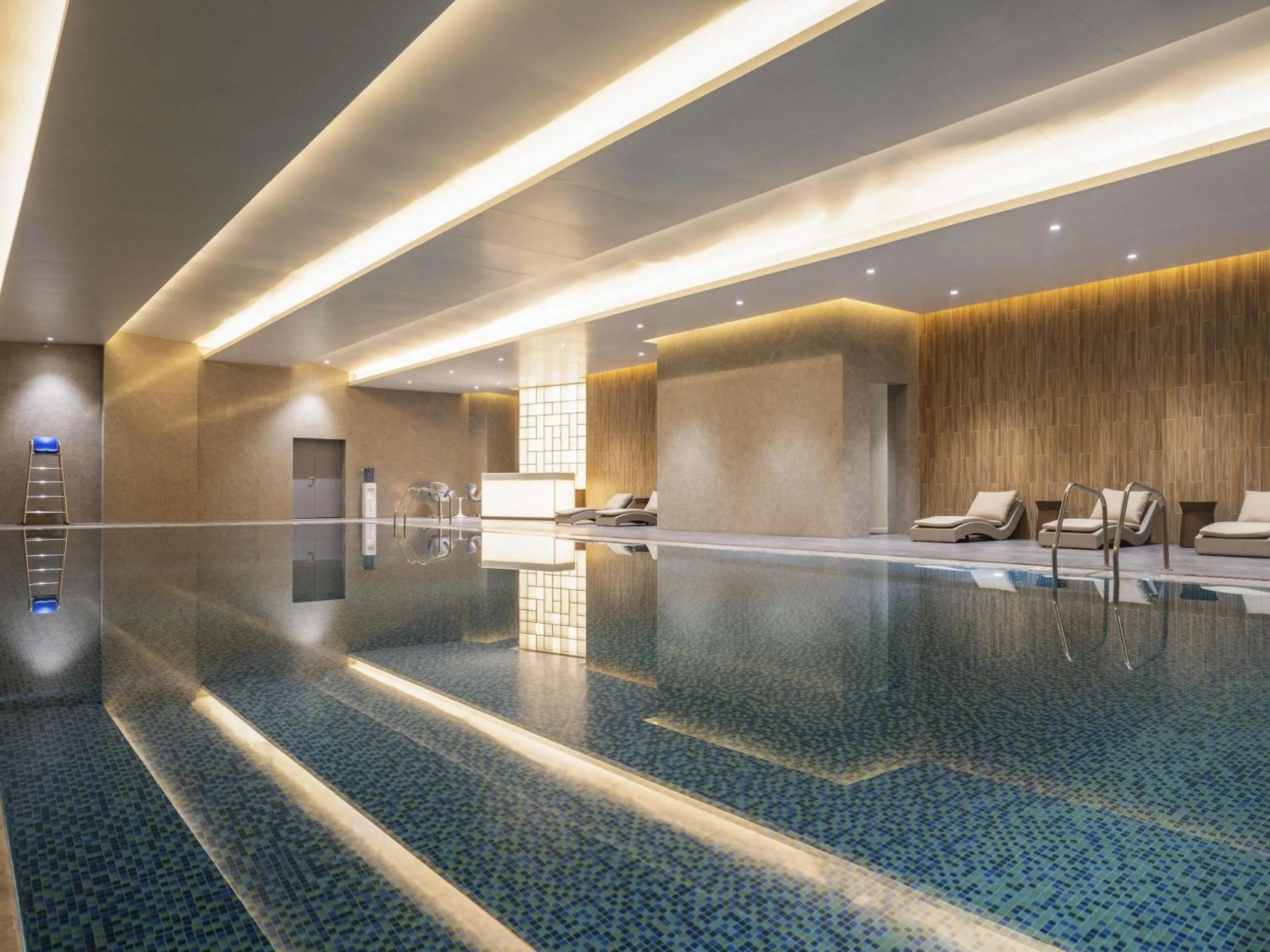 Pool view in Novotel Zhengzhou Airport