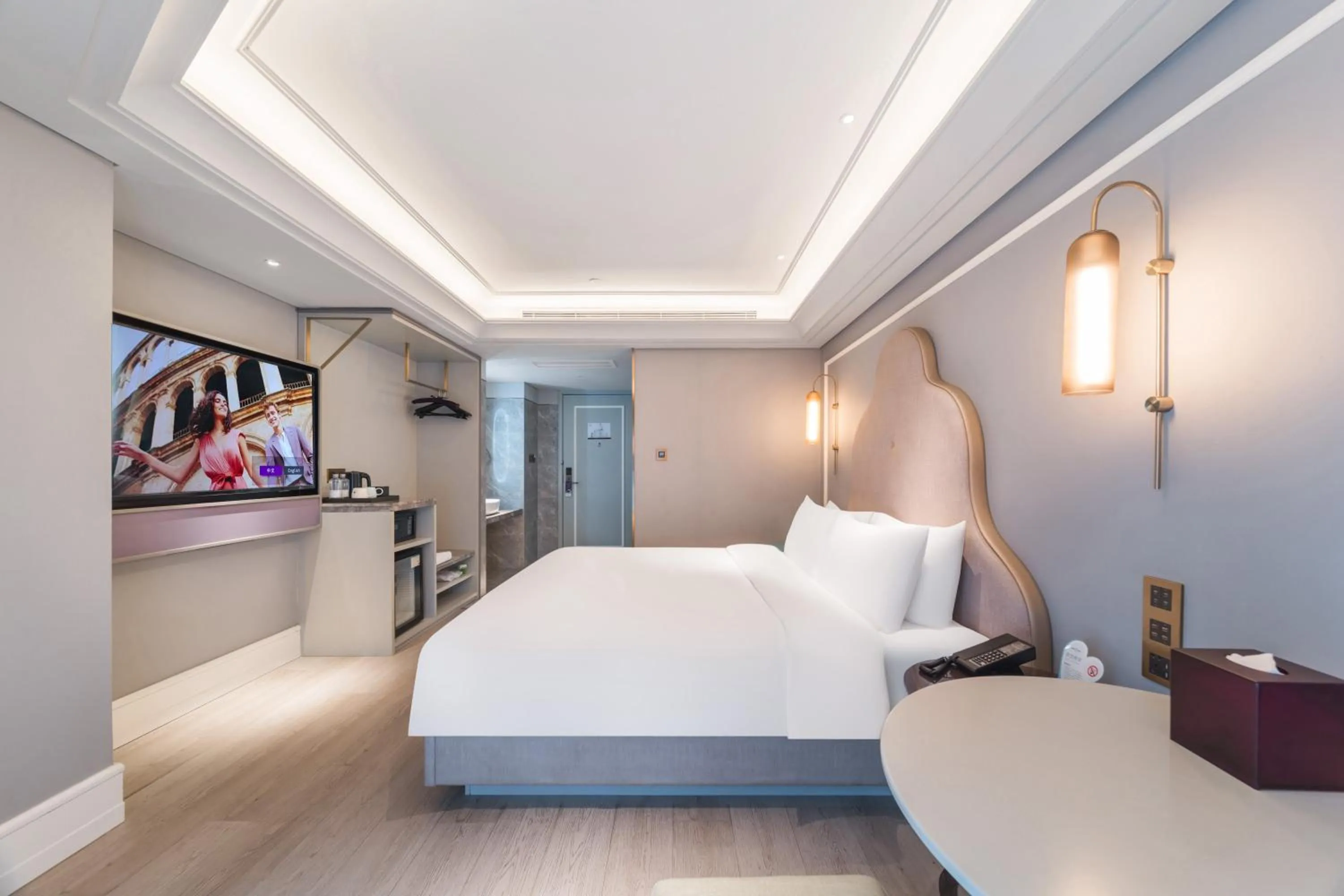 Bed in Mercure Shenzhen Sports Center Hotel