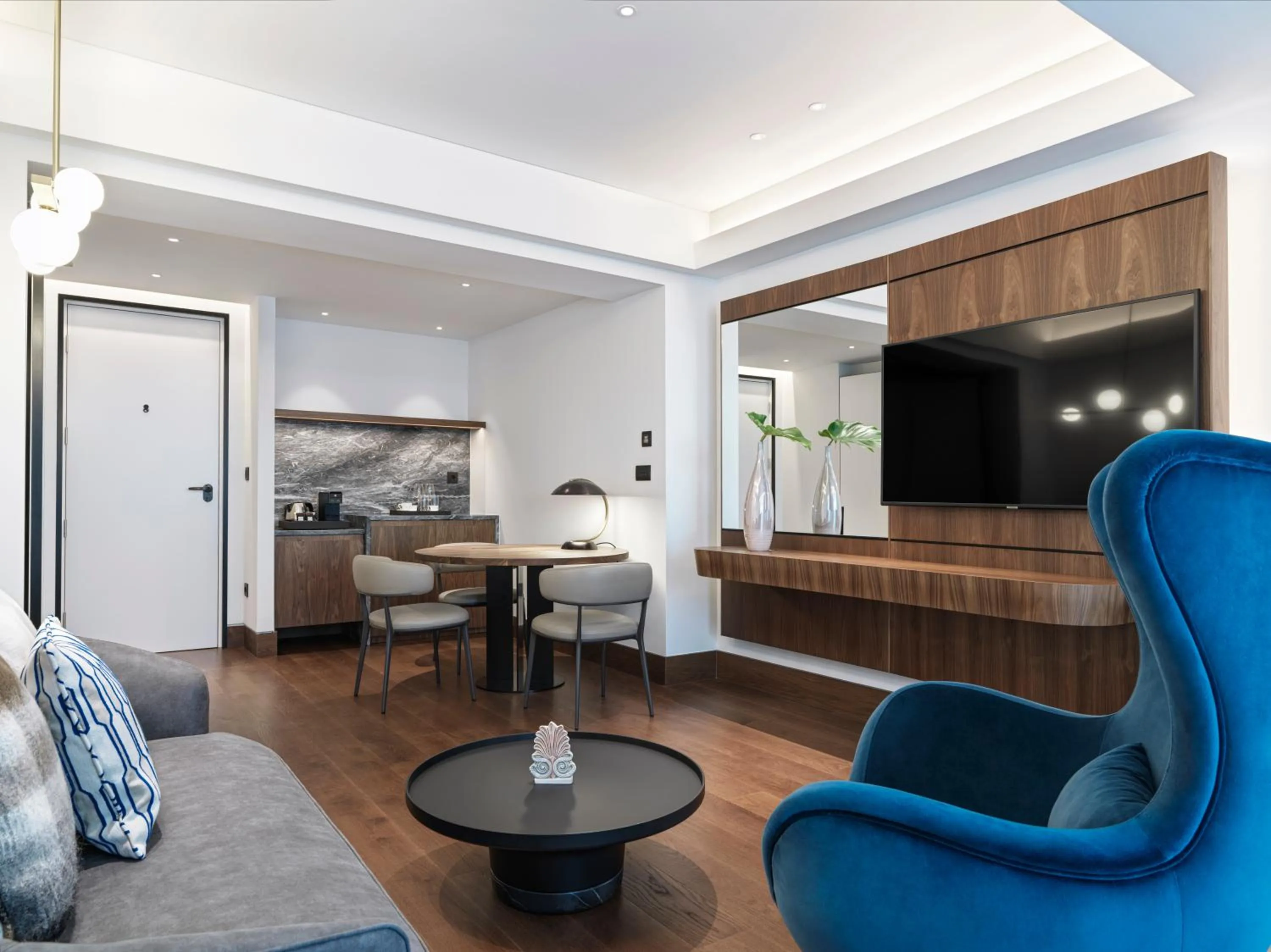 Seating area in Athens Capital Center Hotel - MGallery Collection