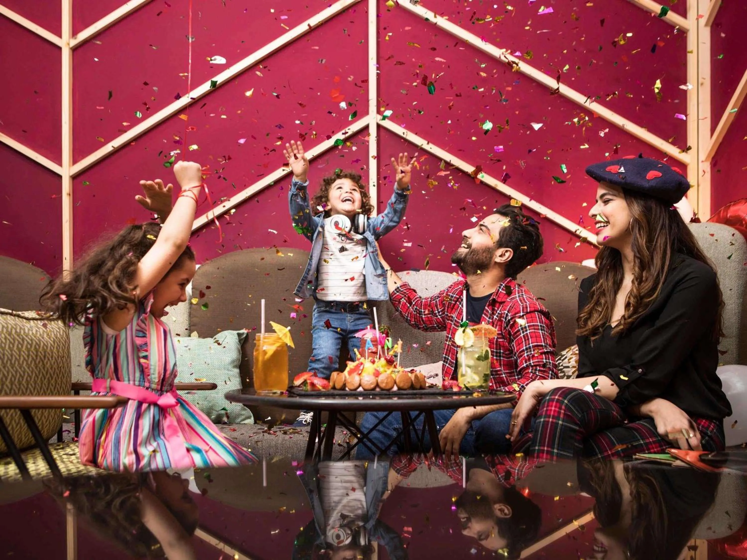 Restaurant/places to eat in Ibis Abdelmoumen Casa Centre