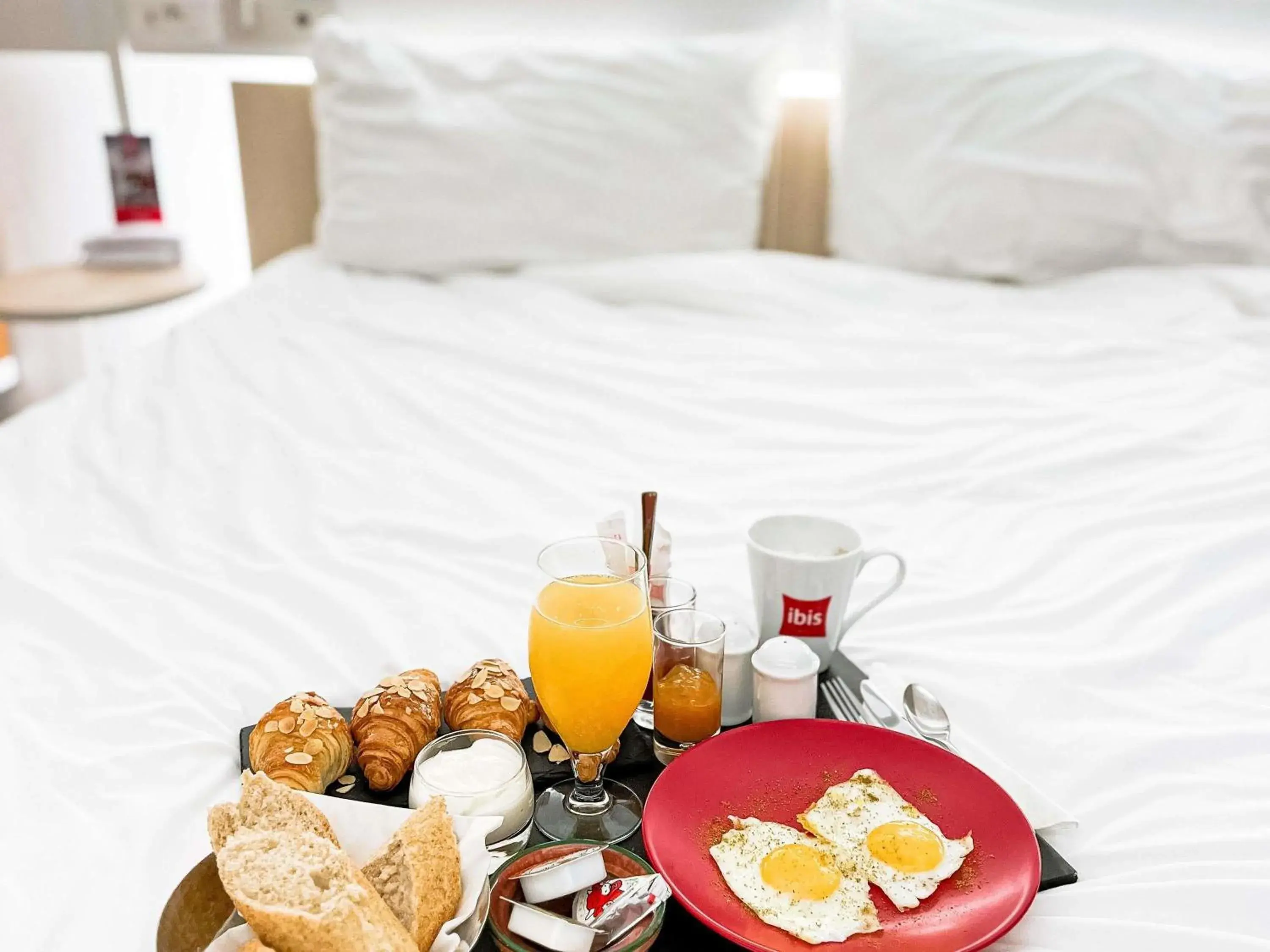 Bedroom, Bed in Ibis Abdelmoumen Casa Centre Bedroom, Bed in Ibis Abdelmoumen Casa Centre