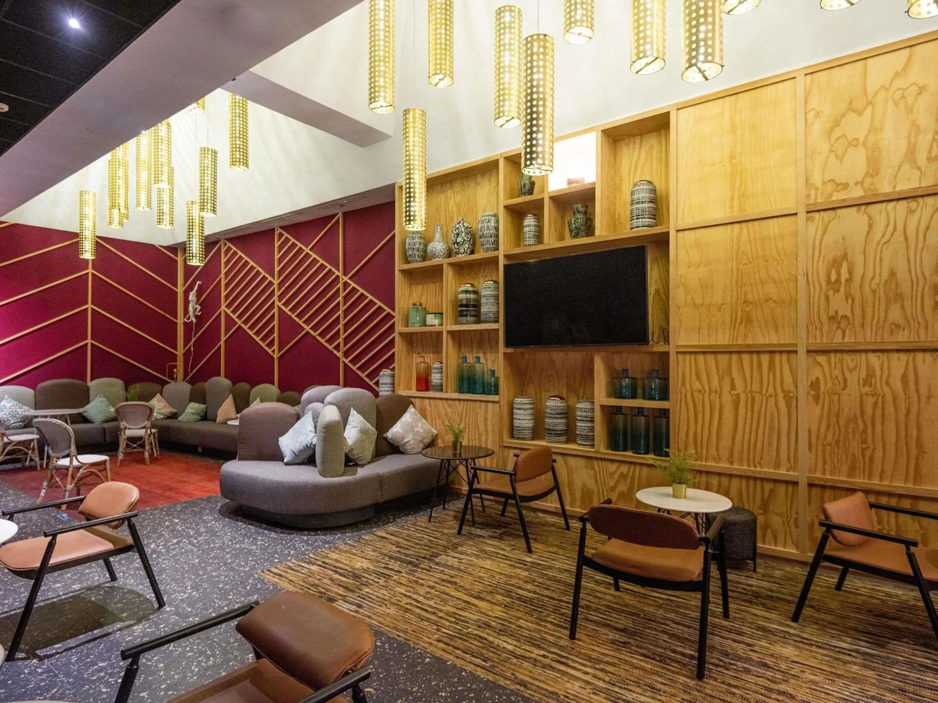 Property building in Ibis Abdelmoumen Casa Centre