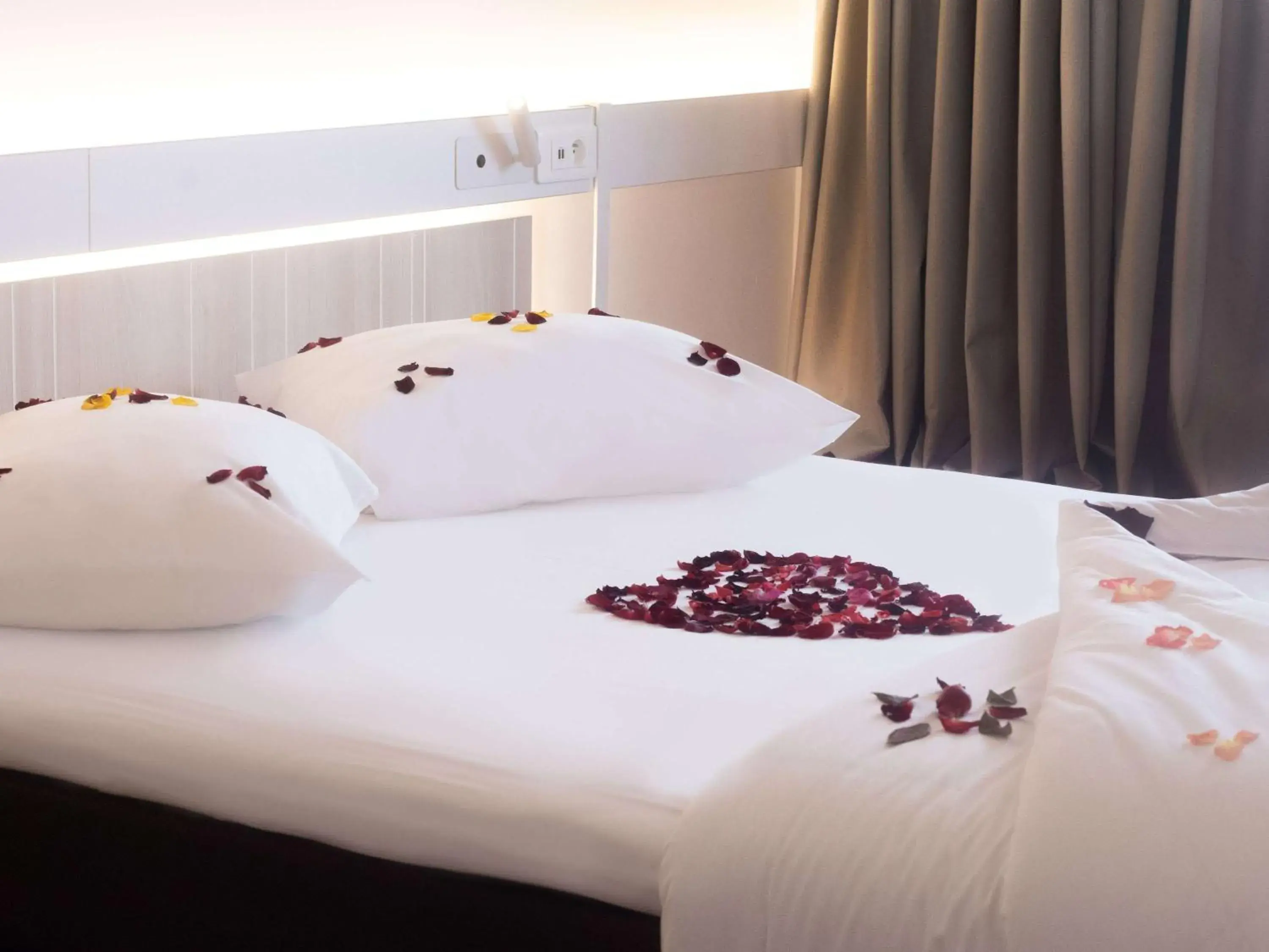 wedding, Bed in Ibis Abdelmoumen Casa Centre wedding, Bed in Ibis Abdelmoumen Casa Centre