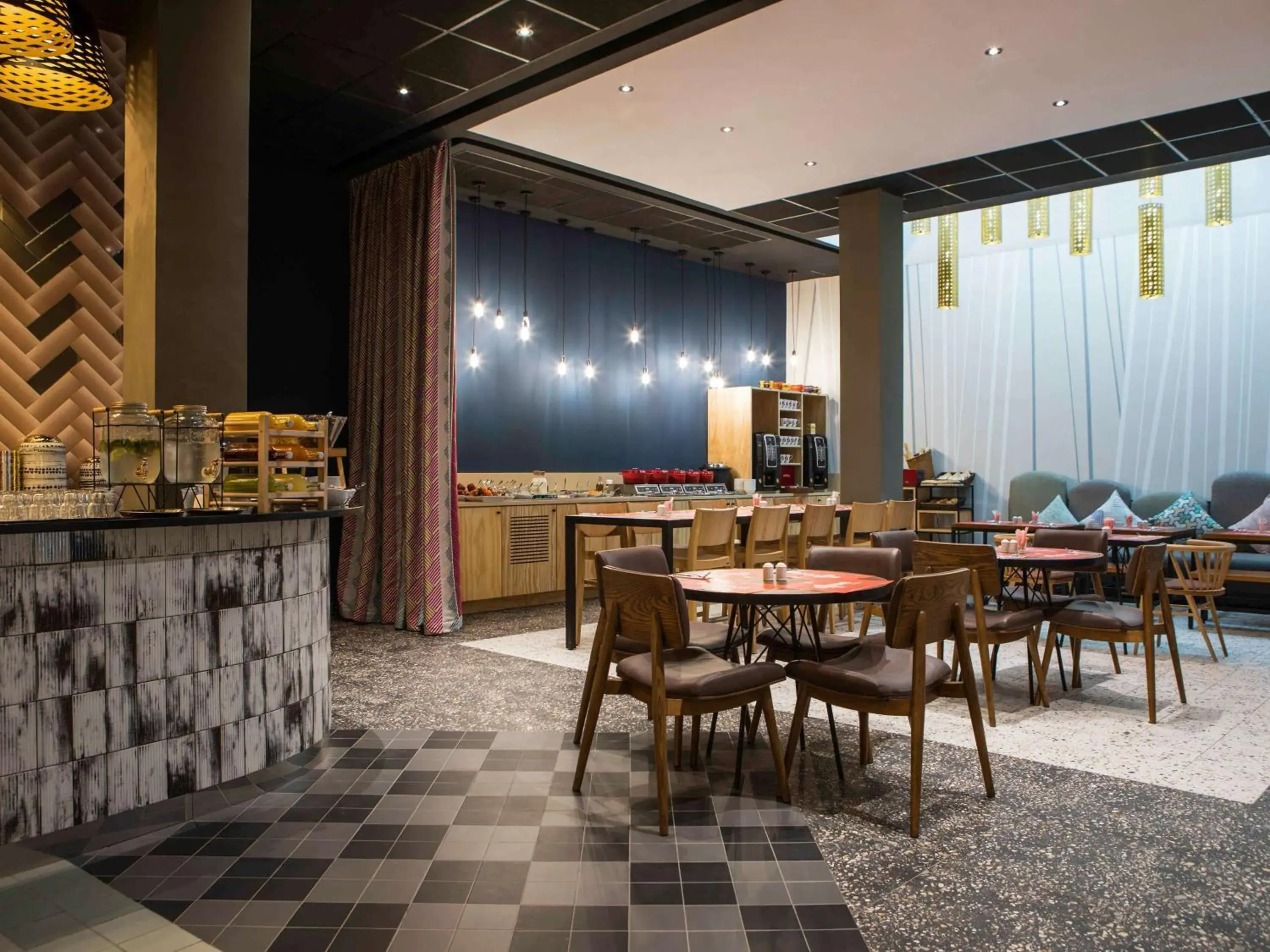 Restaurant/places to eat in Ibis Abdelmoumen Casa Centre Restaurant/places to eat in Ibis Abdelmoumen Casa Centre