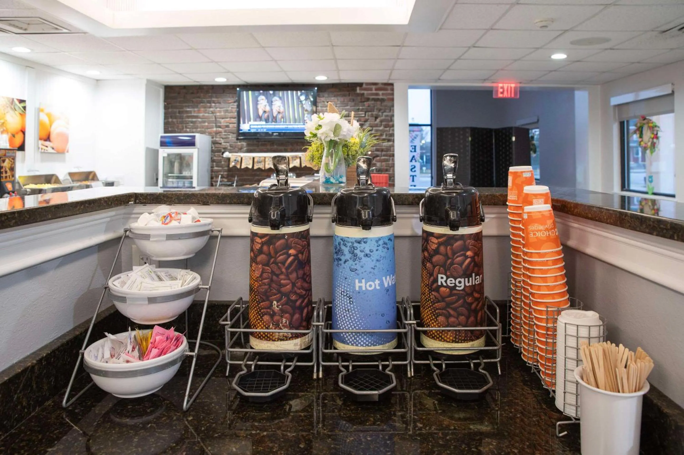 Breakfast in Comfort Inn Hyannis - Cape Cod