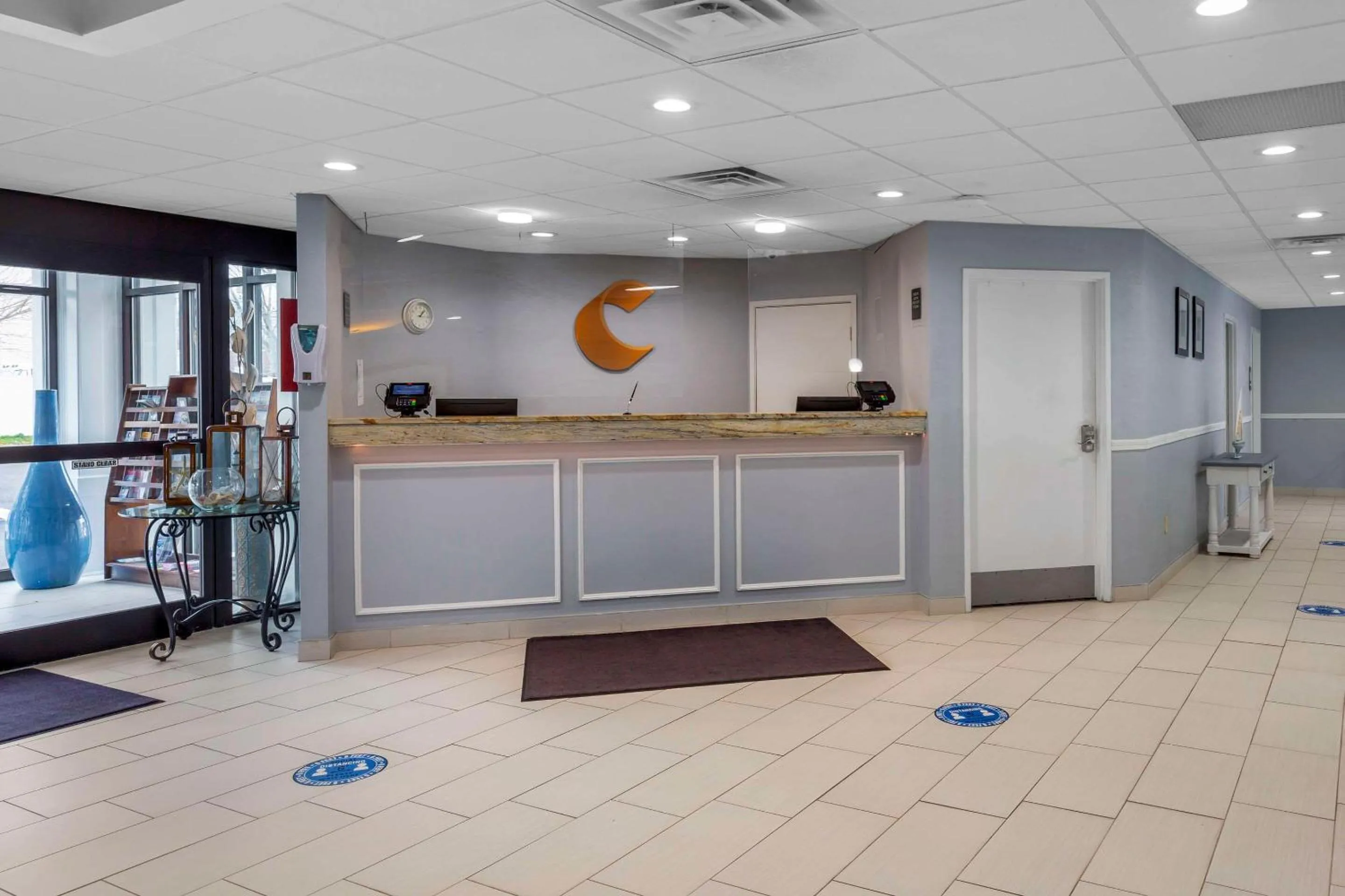 Lobby or reception in Comfort Inn Hyannis - Cape Cod