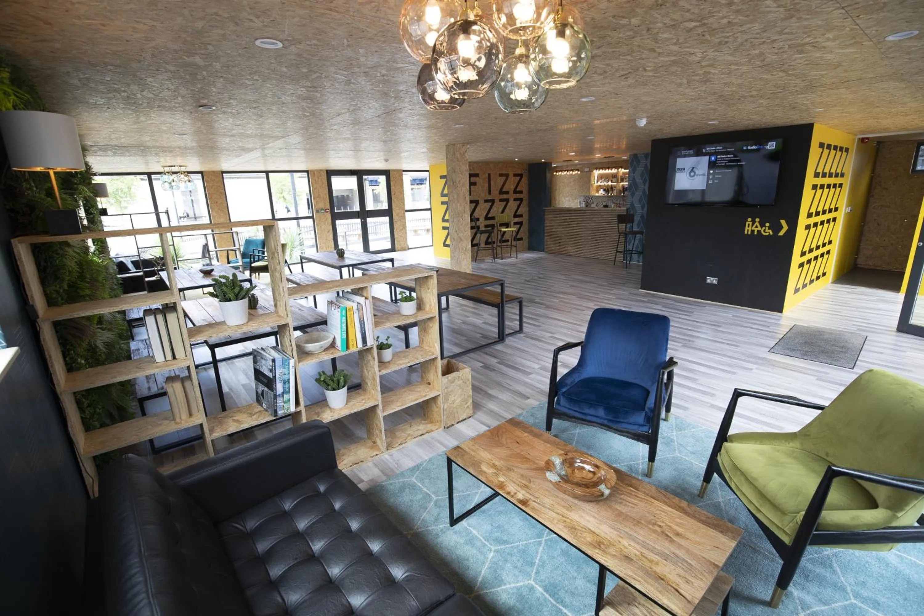 Communal lounge/ TV room in Snoozebox Olympic Park