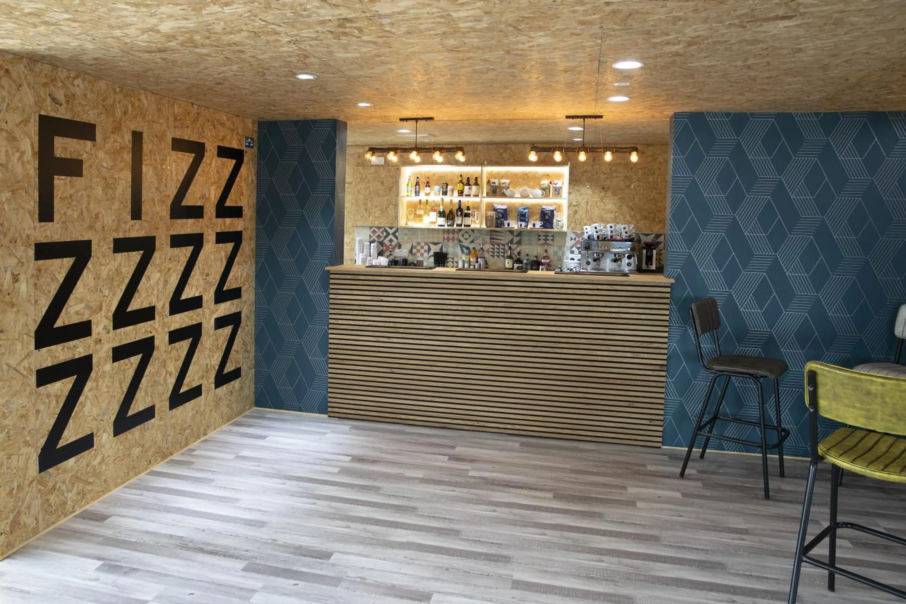 Lounge or bar in Snoozebox Olympic Park