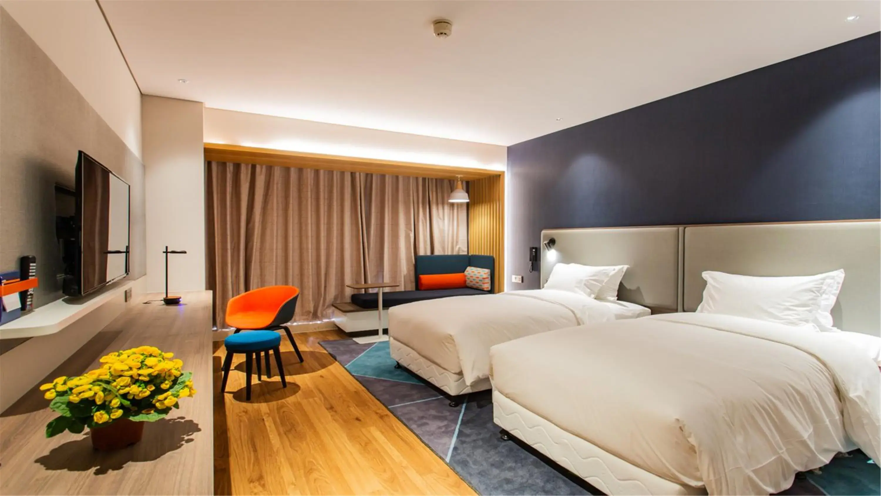 Photo of the whole room, Bed in Holiday Inn Express Jiangmen Jianghai by IHG Photo of the whole room, Bed in Holiday Inn Express Jiangmen Jianghai by IHG