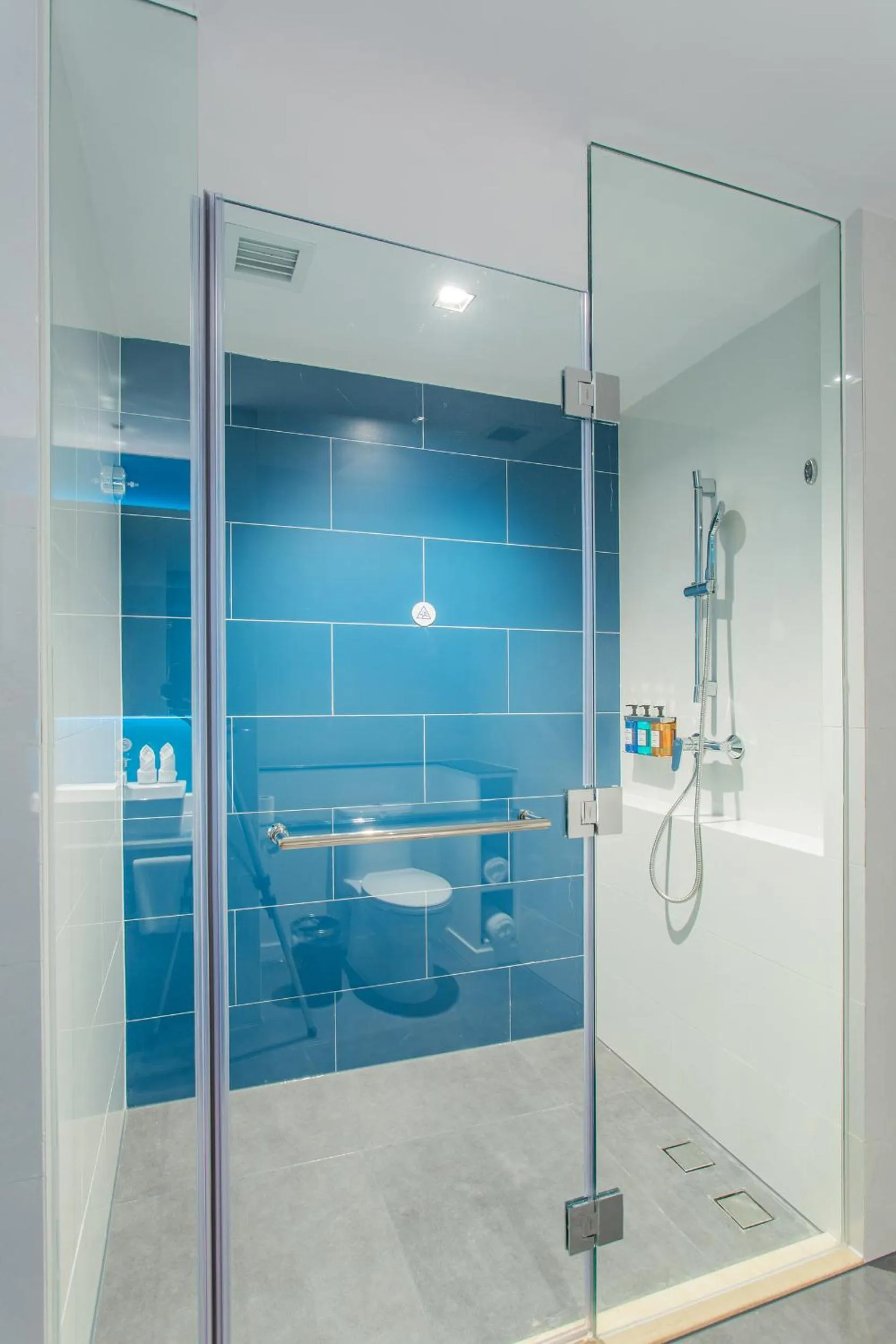 Bathroom in Holiday Inn Express Jiangmen Jianghai by IHG