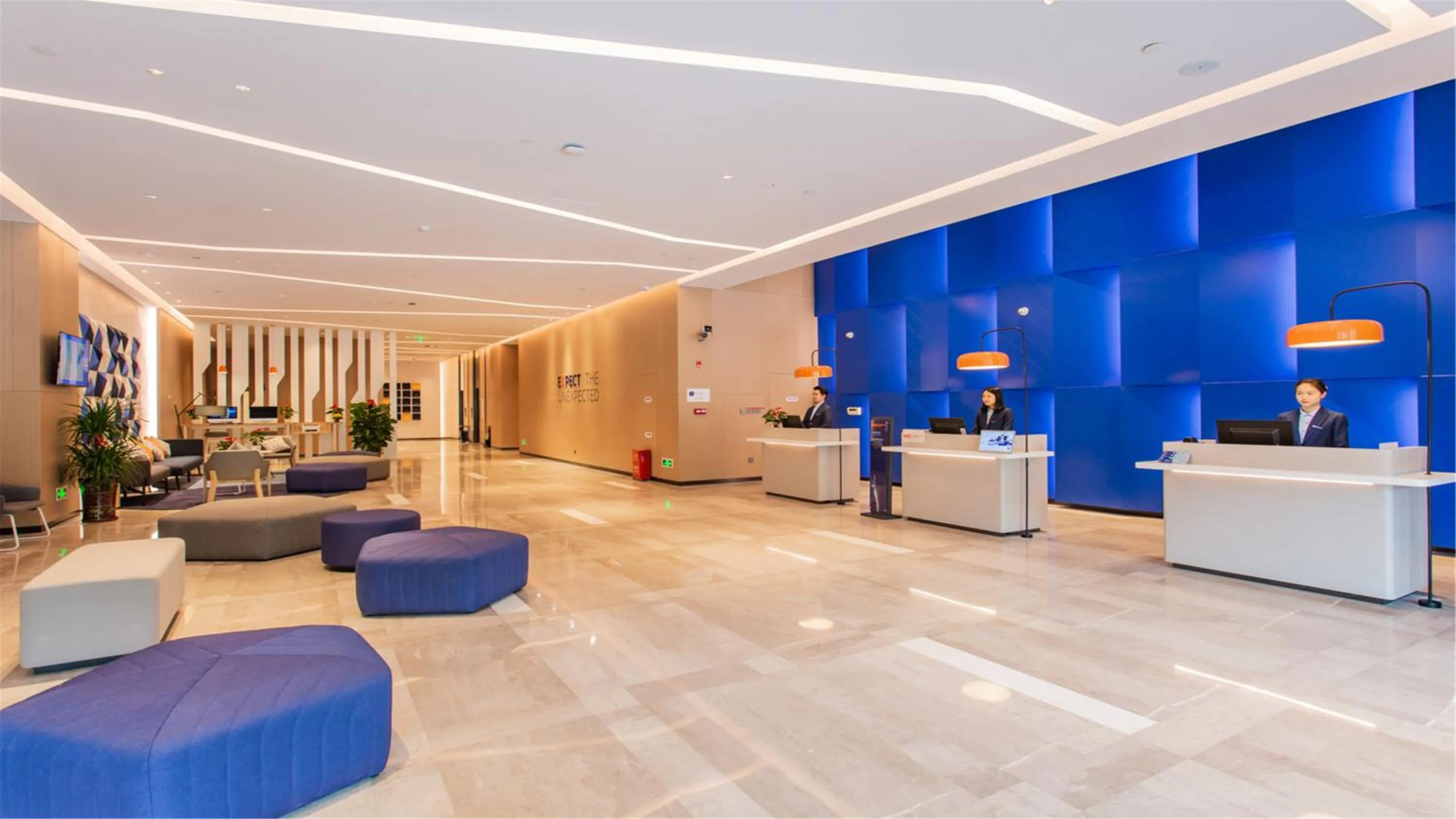 Lobby or reception in Holiday Inn Express Jiangmen Jianghai by IHG
