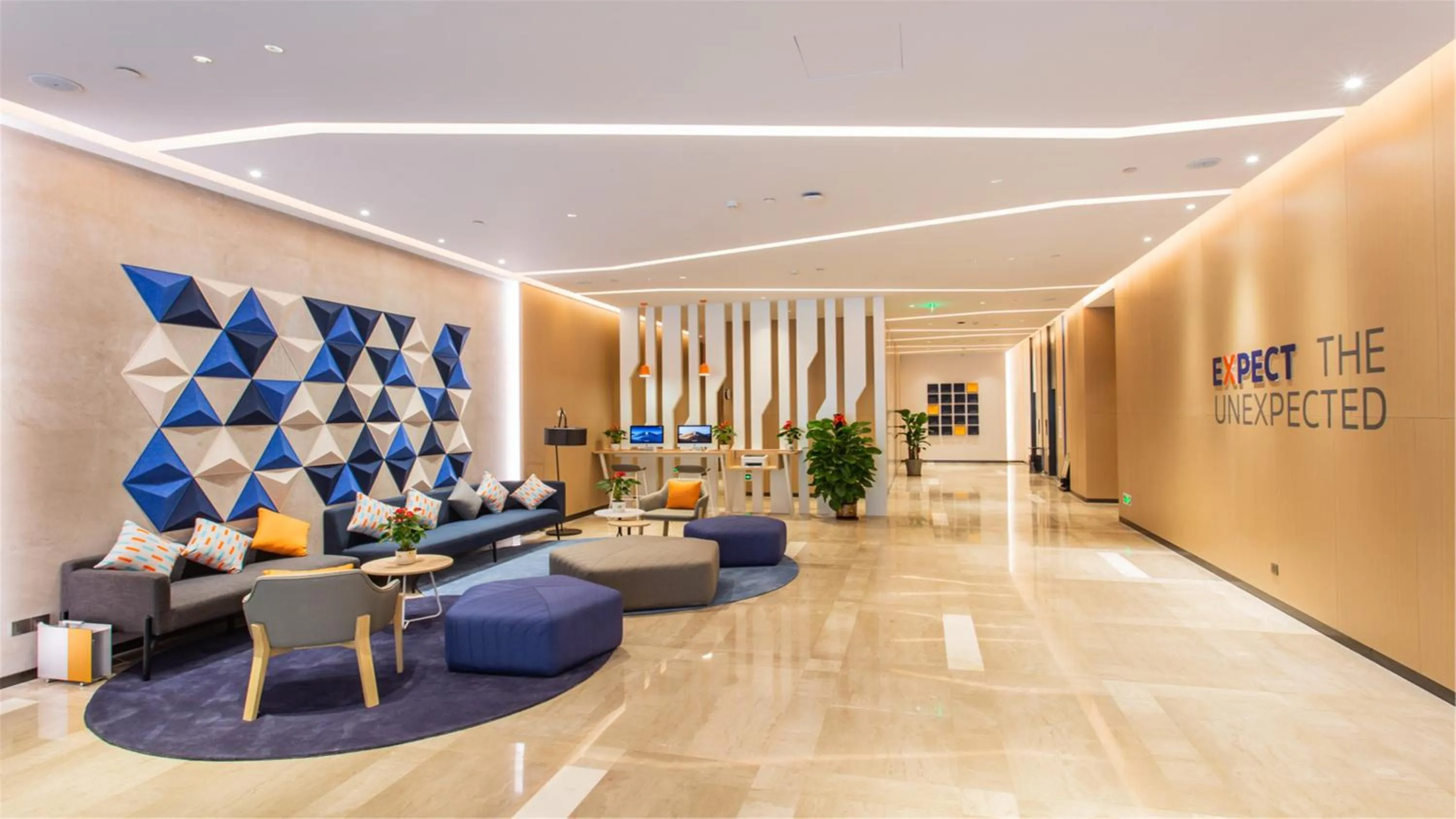 Seating area in Holiday Inn Express Jiangmen Jianghai by IHG