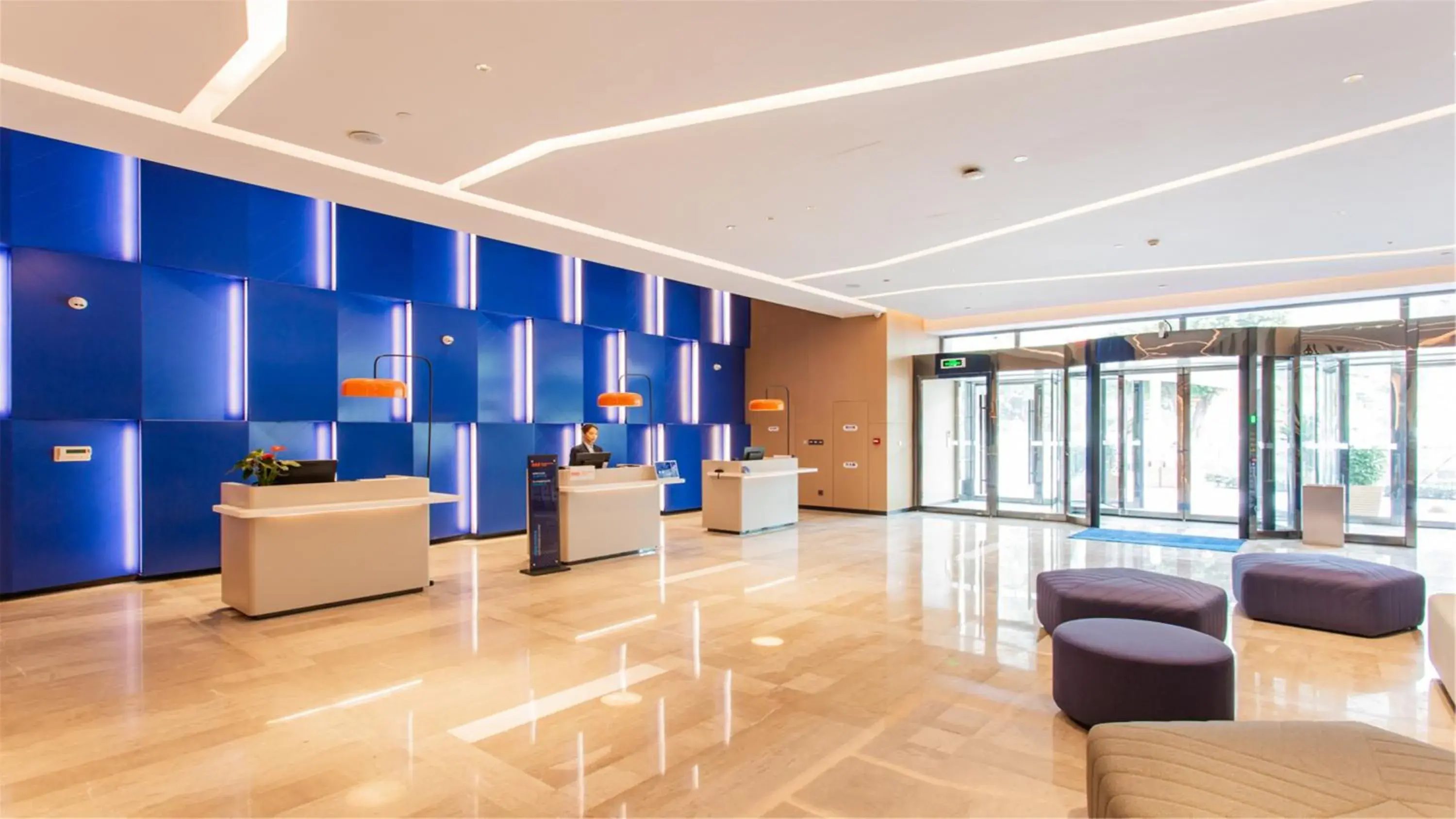 Lobby or reception in Holiday Inn Express Jiangmen Jianghai by IHG Lobby or reception in Holiday Inn Express Jiangmen Jianghai by IHG