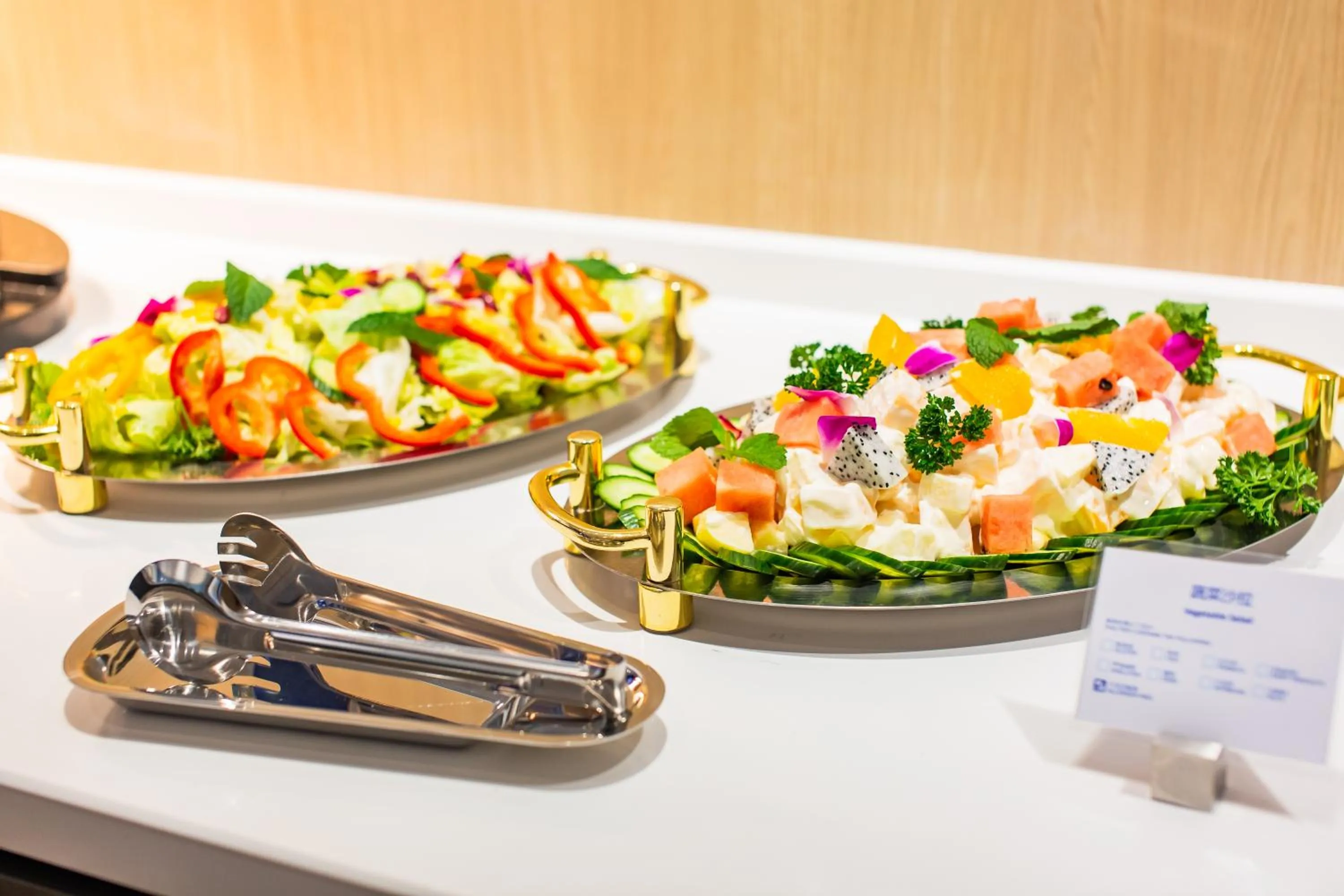 Restaurant/places to eat in Holiday Inn Express Jiangmen Jianghai by IHG