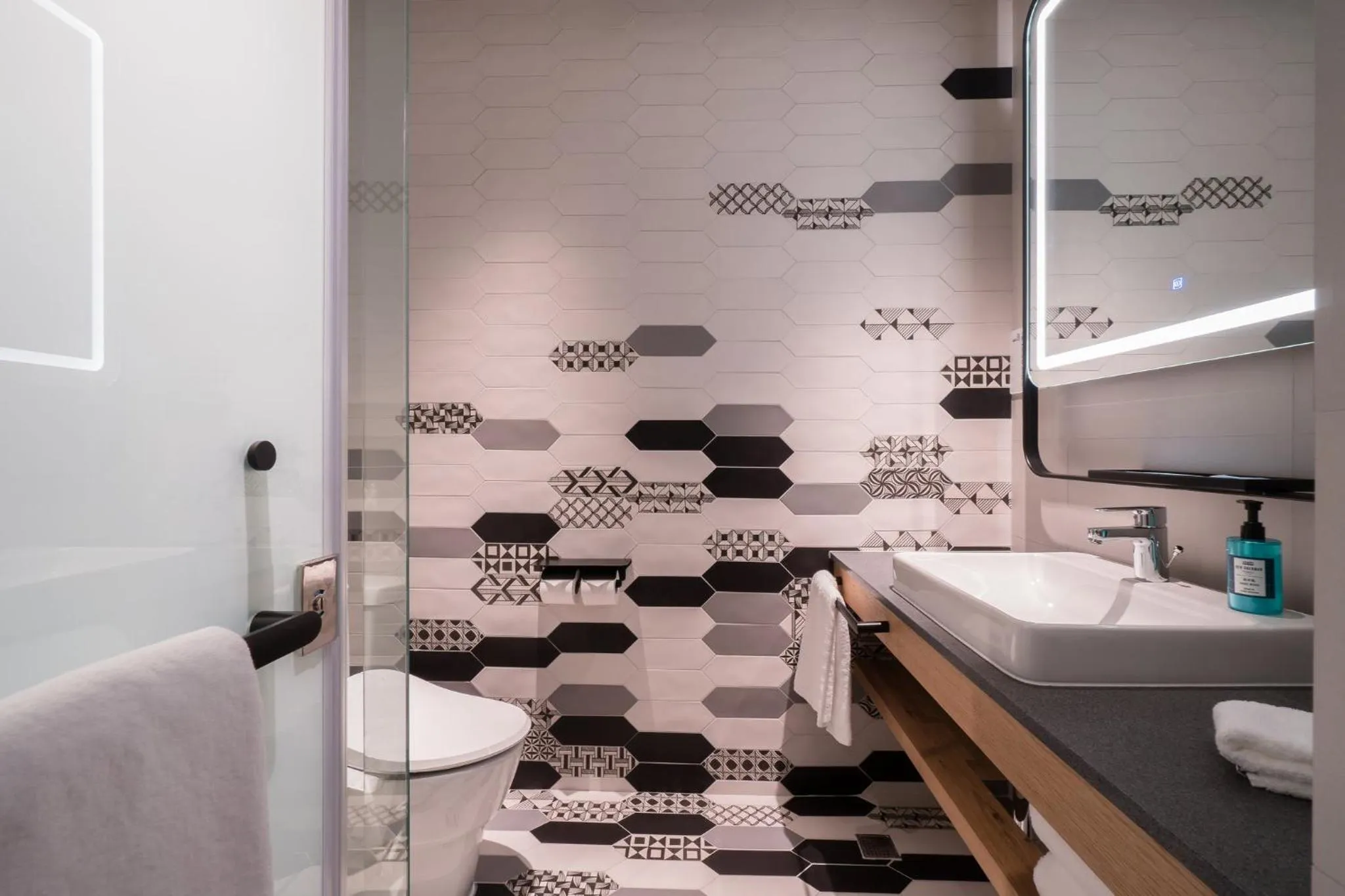 Bathroom in Holiday Inn Express Chiayi by IHG