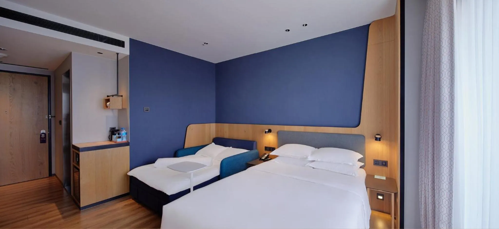 Photo of the whole room, Bed in Holiday Inn Express Chiayi by IHG
