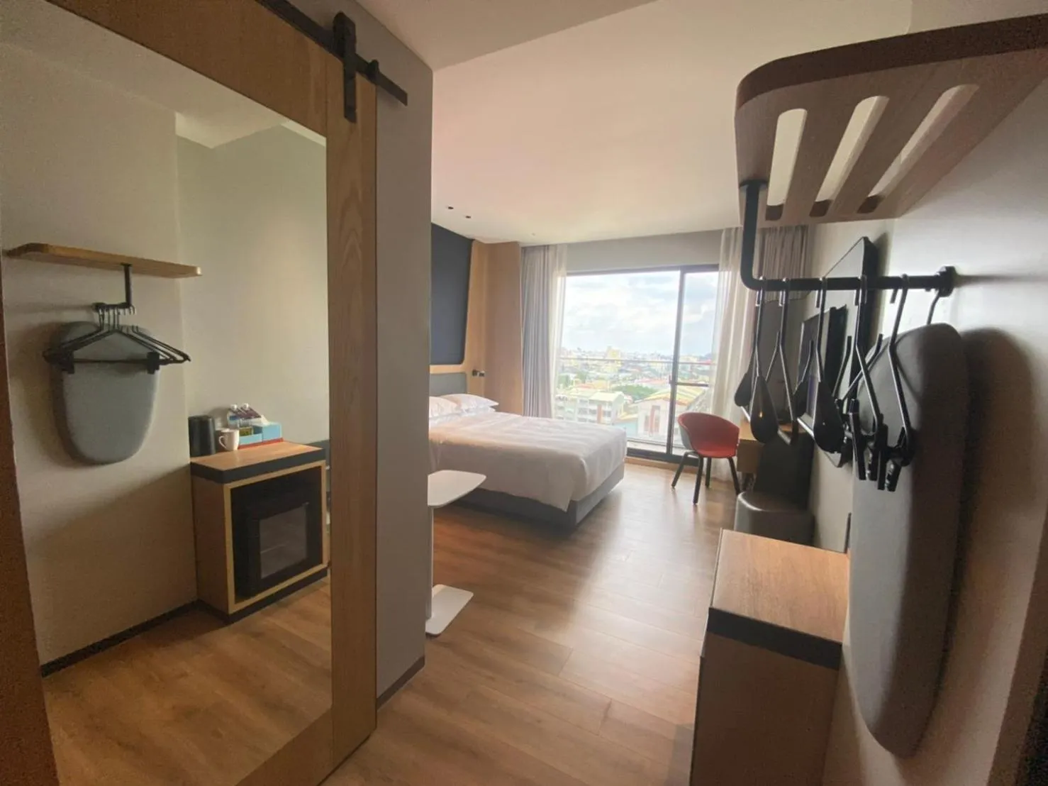 Facility for disabled guests, Bed in Holiday Inn Express Chiayi by IHG