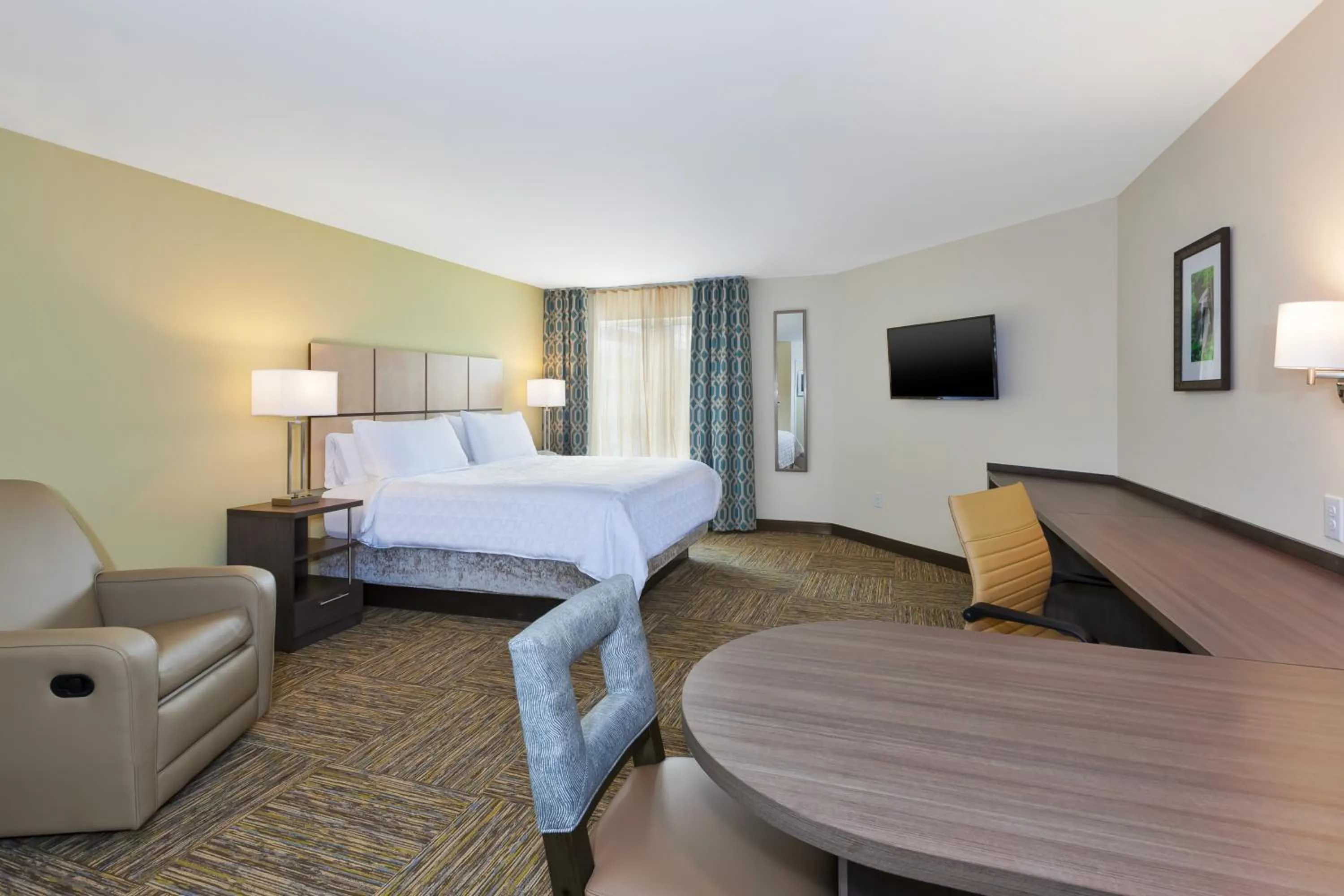 Bed in Candlewood Suites Louisville - NE Downtown Area by IHG