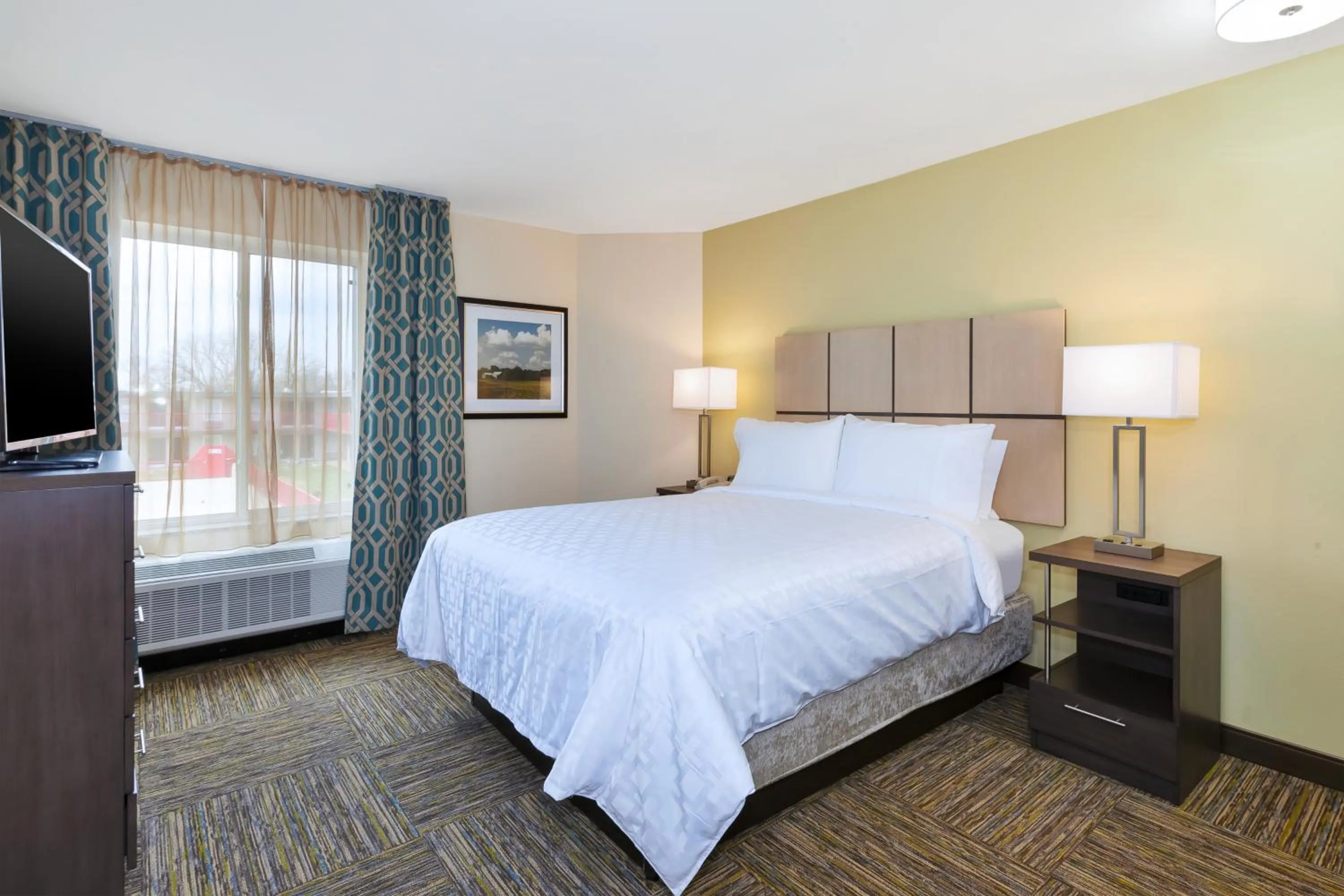 Bed in Candlewood Suites Louisville - NE Downtown Area by IHG