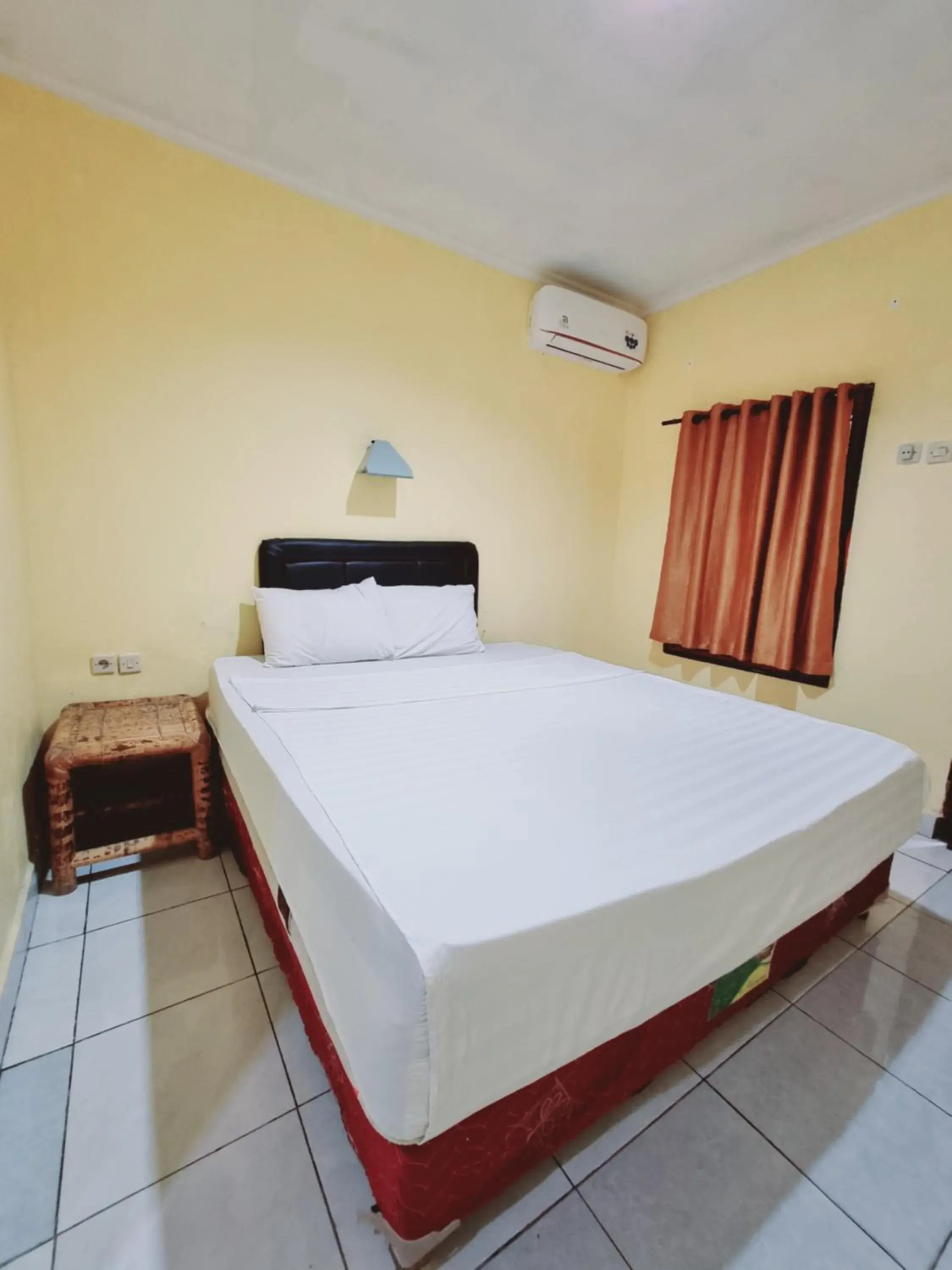 Queen Room in Pandu Homestay Mandalika Lombok Queen Room in Pandu Homestay Mandalika Lombok
