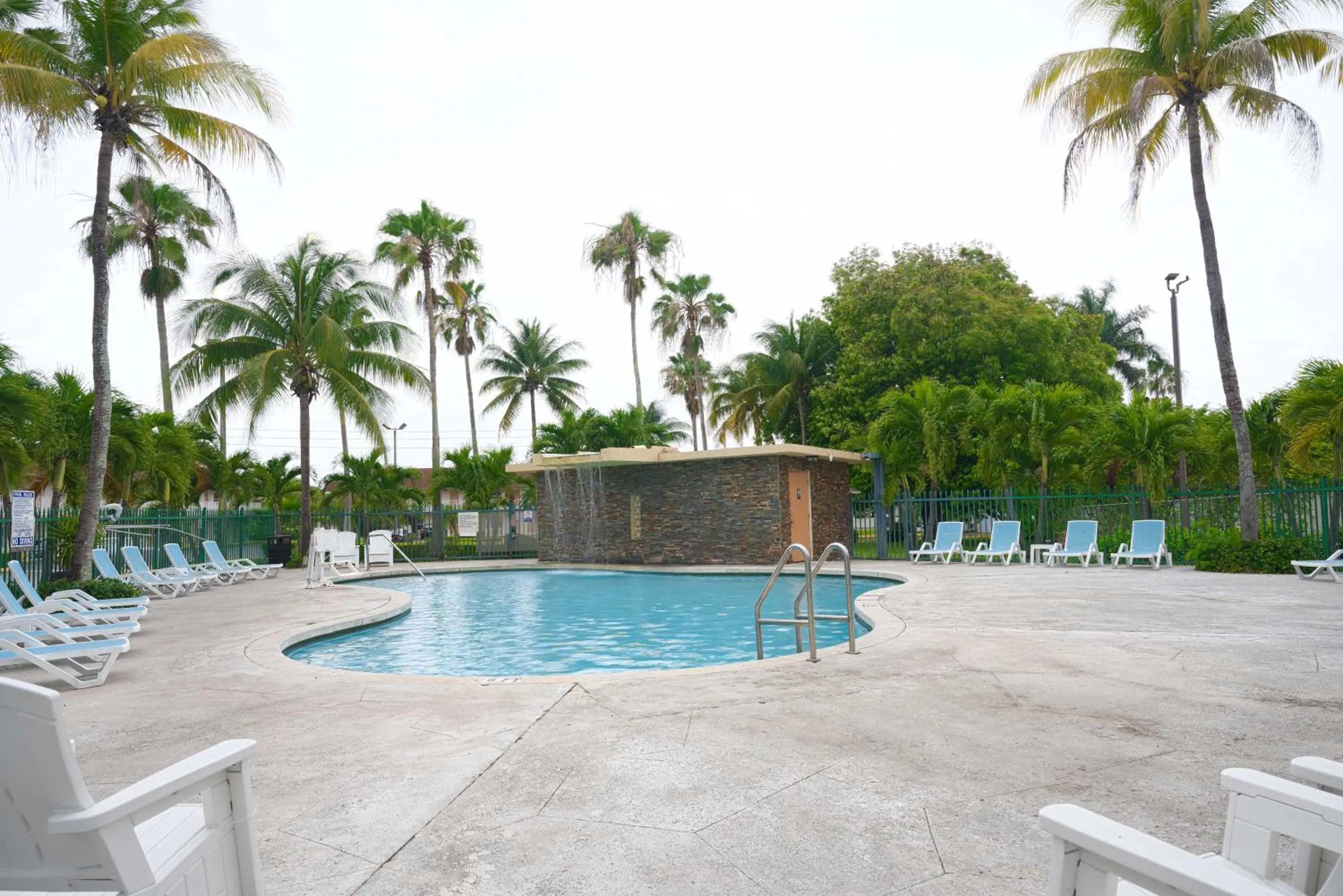 Pool view in Fairway Inn Florida City Homestead Everglades