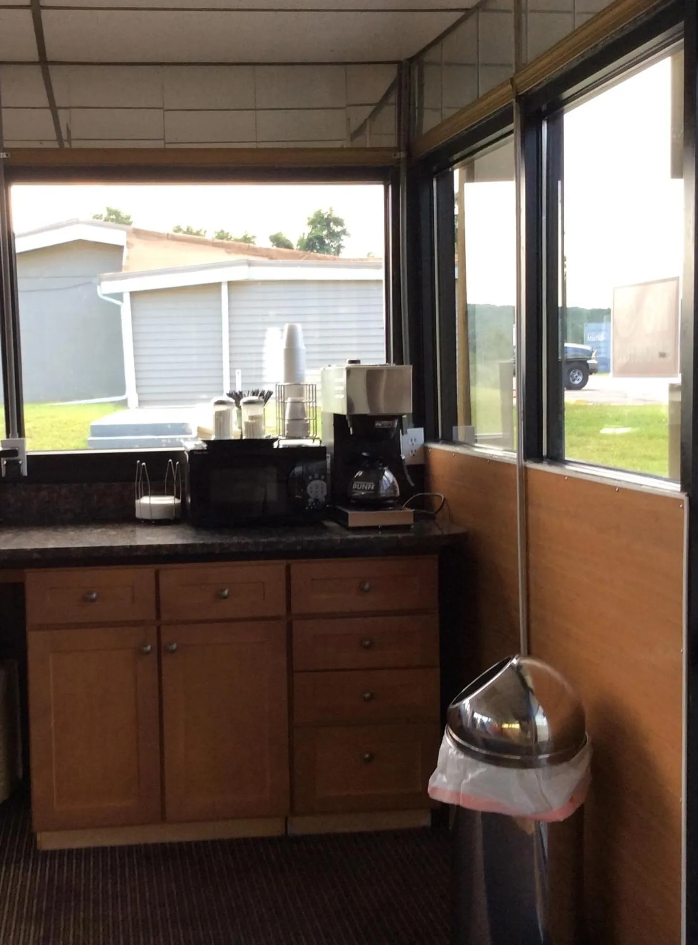 Coffee/tea facilities in Village Inn Annapolis MD