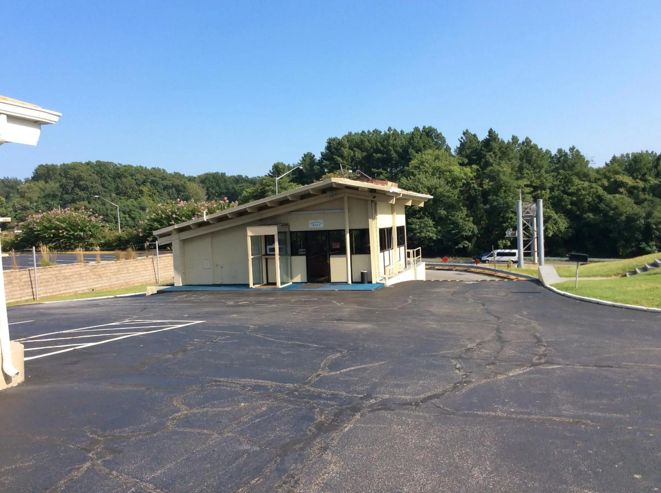 Property building in Village Inn Annapolis MD