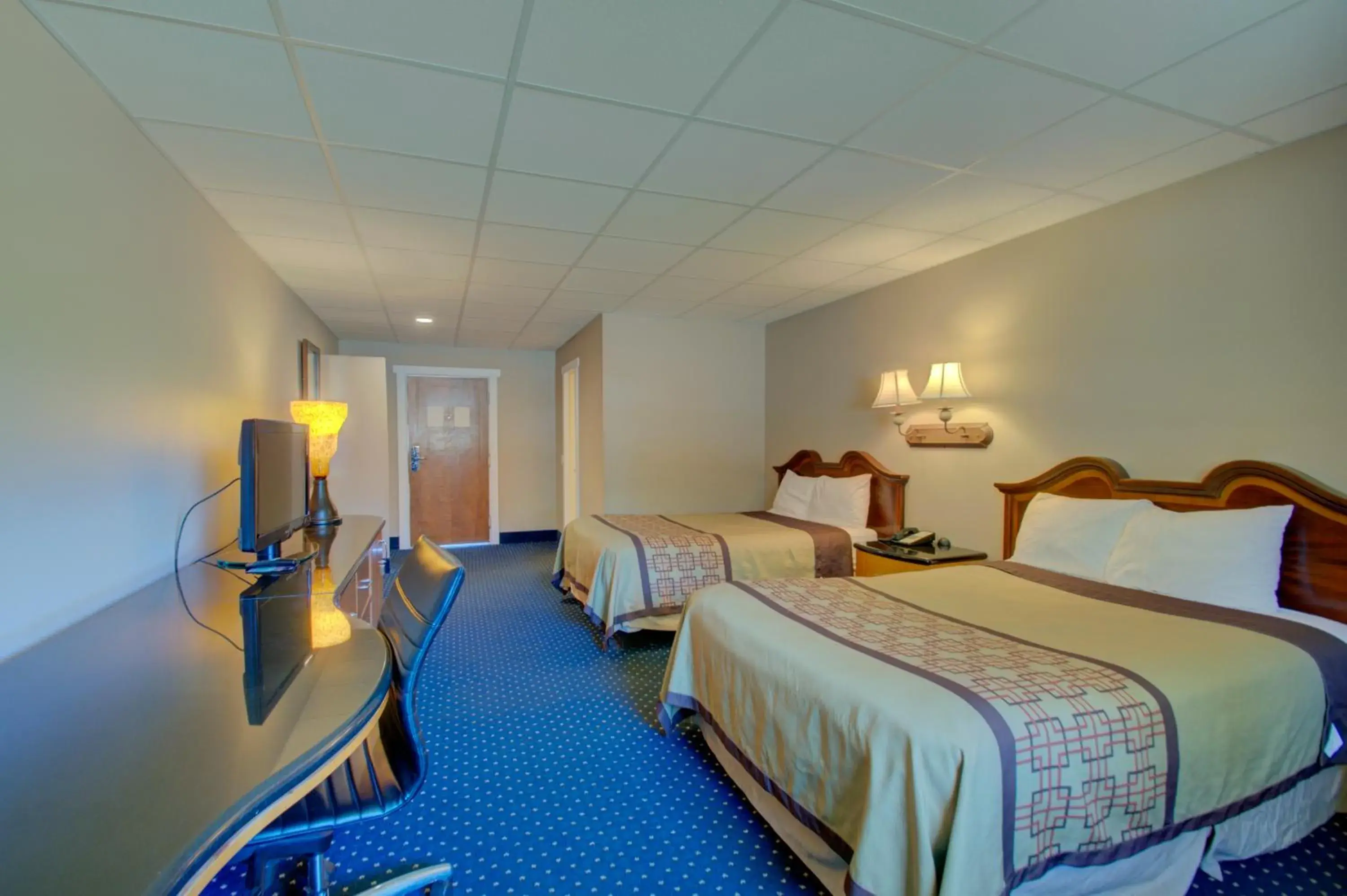 2 Full Beds Non-Smoking in Village Inn Annapolis MD 2 Full Beds Non-Smoking in Village Inn Annapolis MD