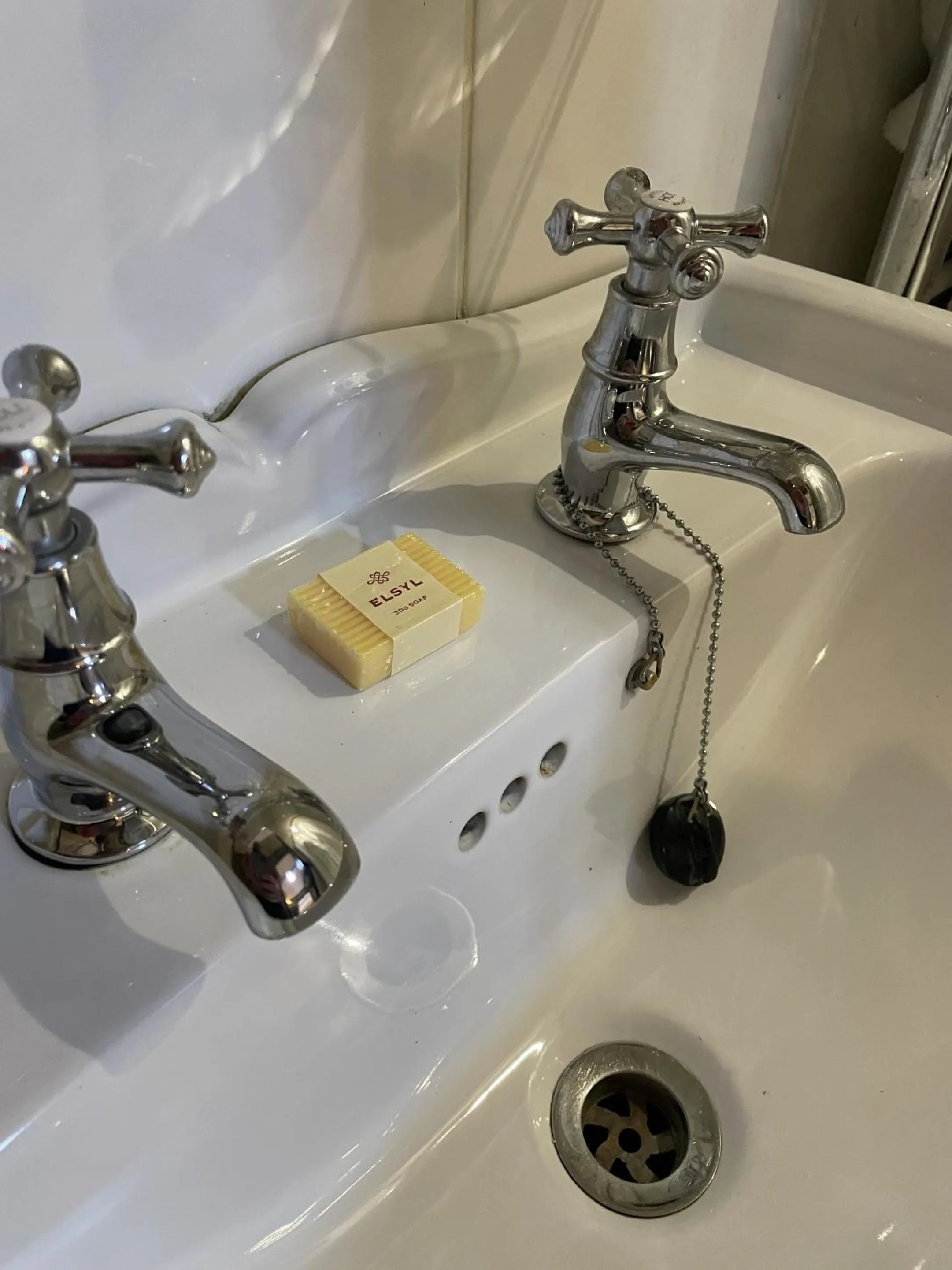 Bathroom in The Plume of Feathers