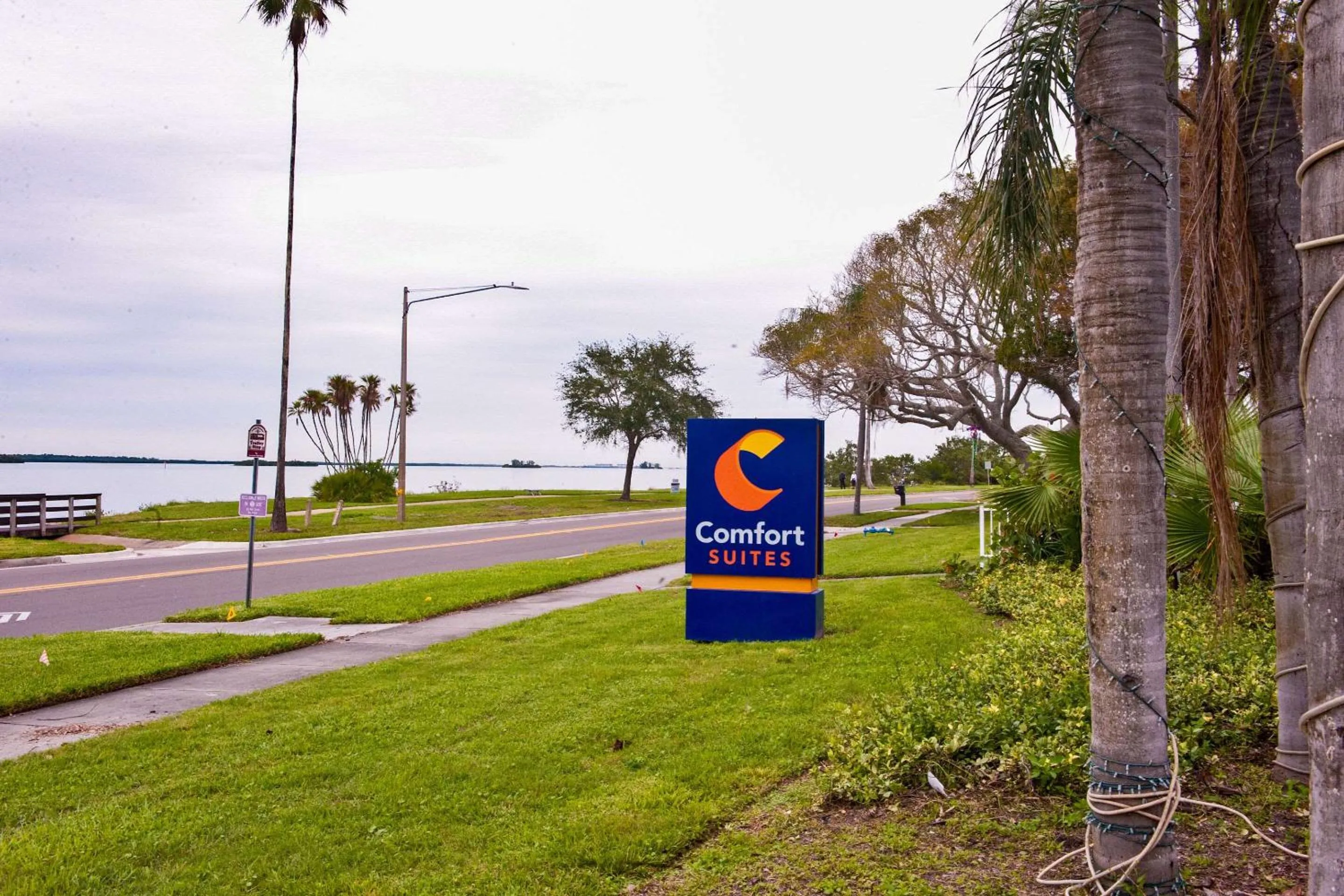 Property building in Comfort Suites Clearwater - Dunedin