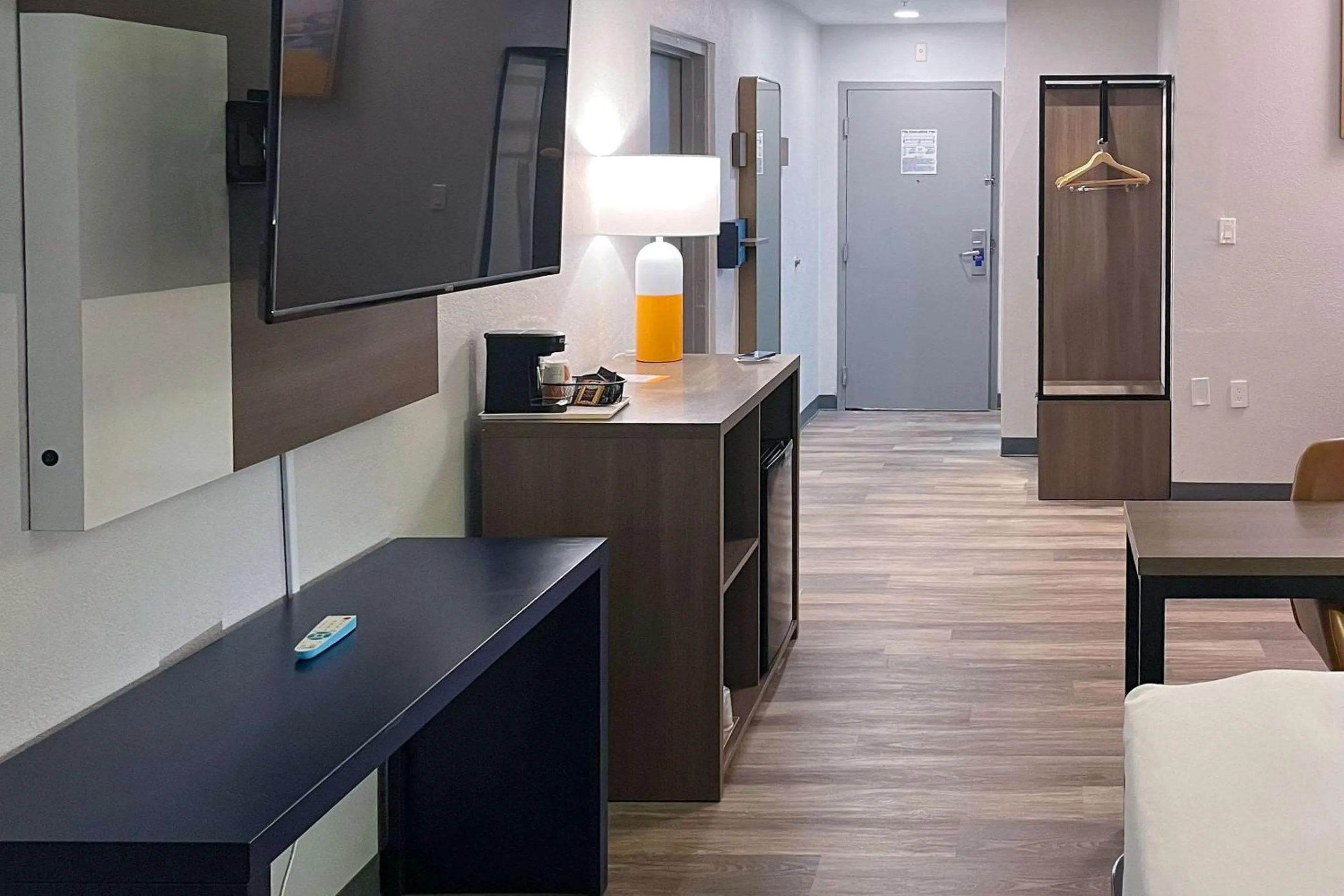 Bedroom in Comfort Suites Clearwater - Dunedin