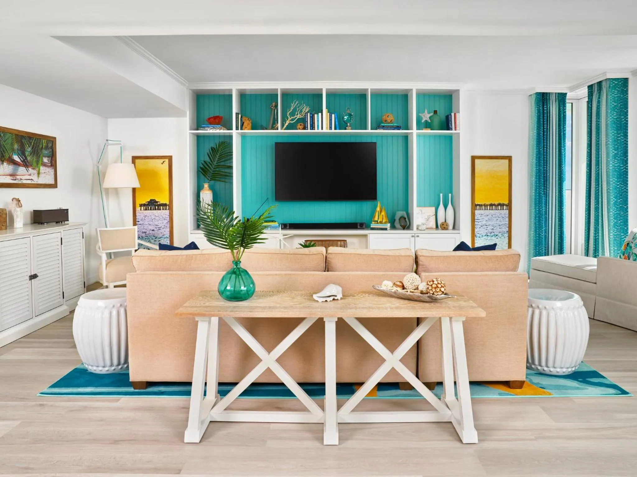 Living room in Margaritaville Lake Resort, Lake Conroe