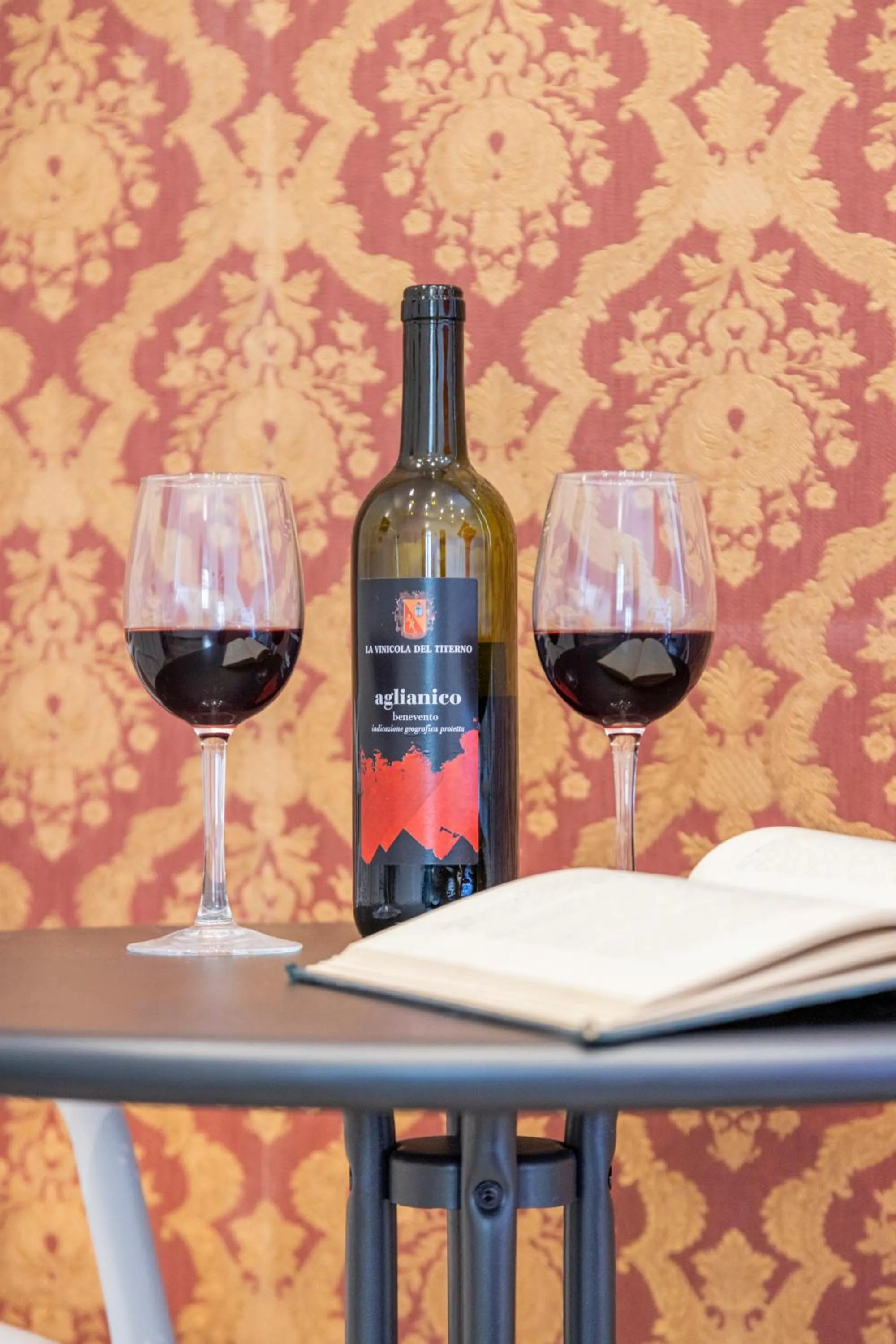 Decorative detail in Scaramantico Rooms