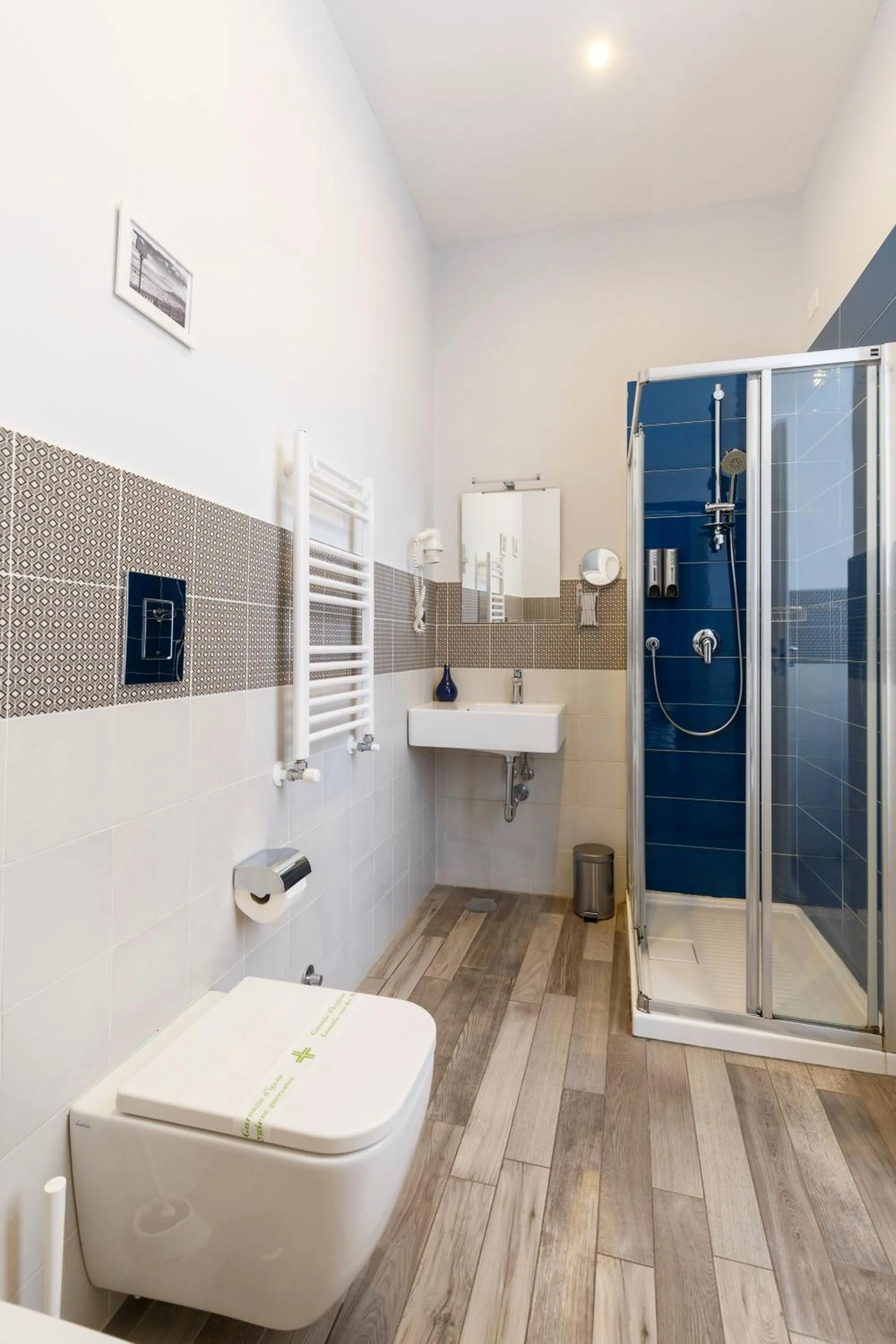 Shower in Scaramantico Rooms