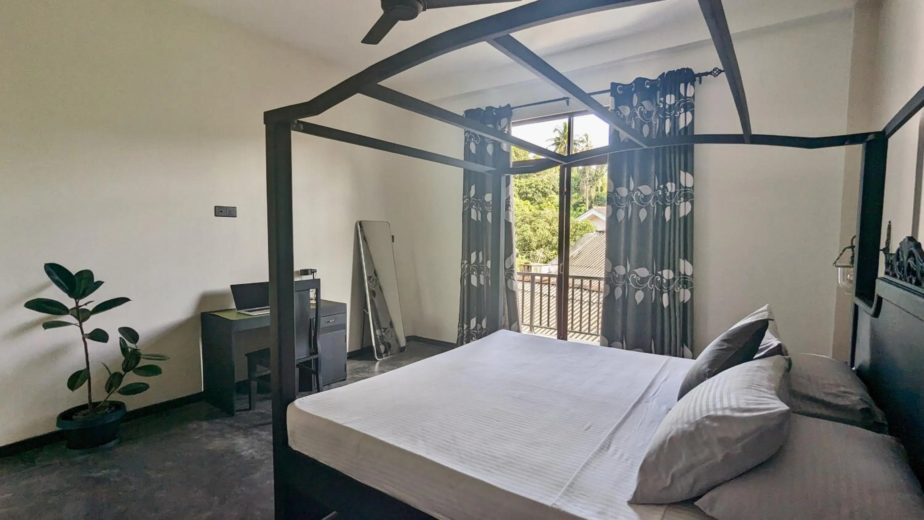 Deluxe Double Room with Balcony in Surf N Summer
