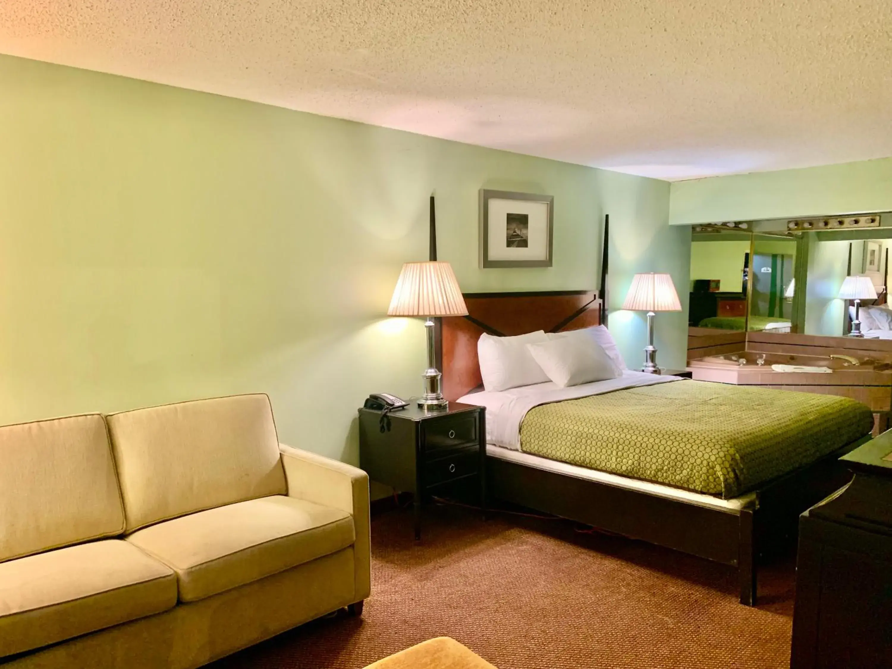 King Room with Jacuzzi in Executive Inn Chester King Room with Jacuzzi in Executive Inn Chester