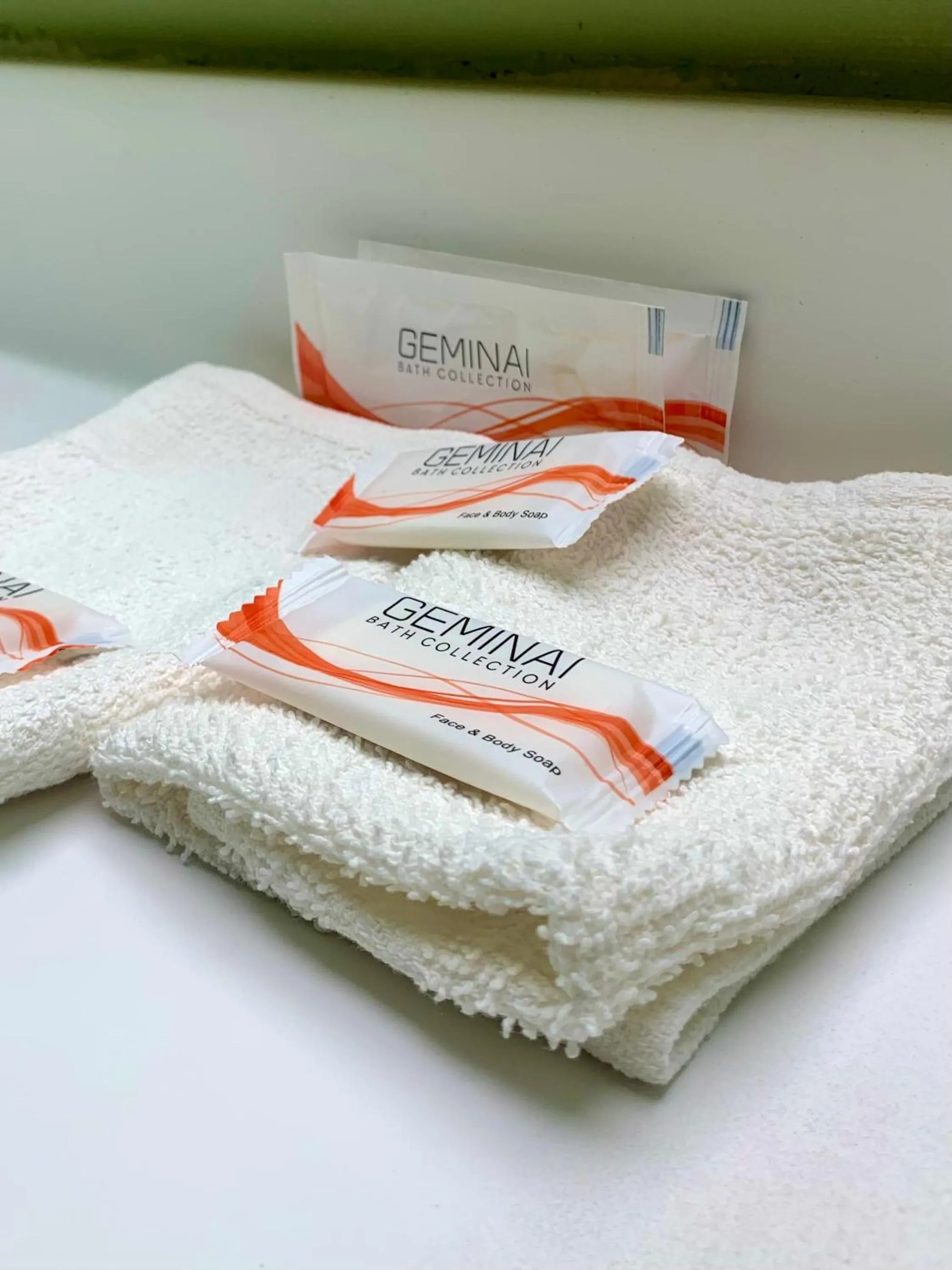 towels, Bed in Executive Inn Chester