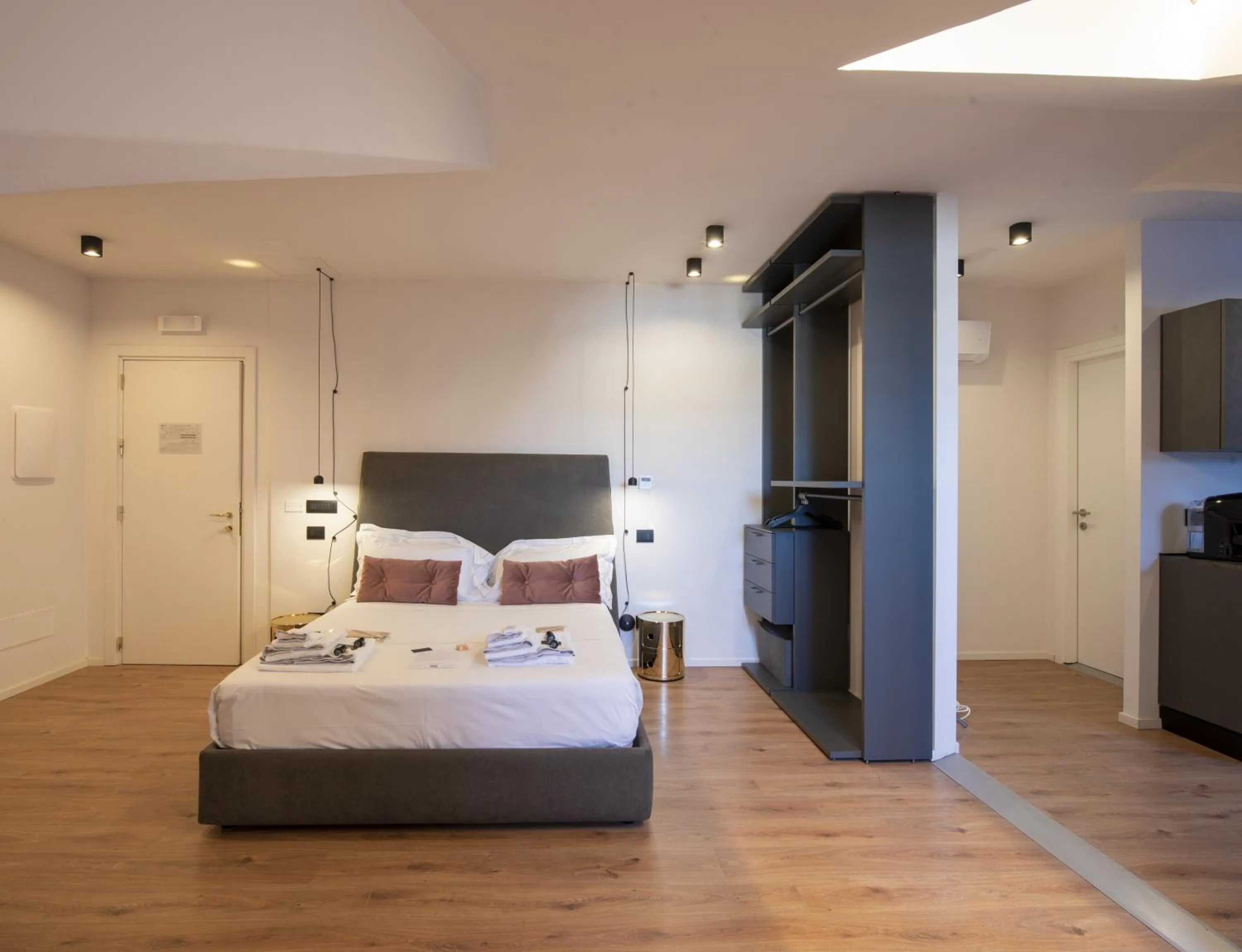 Photo of the whole room, Bed in San Carlo Suite Torino