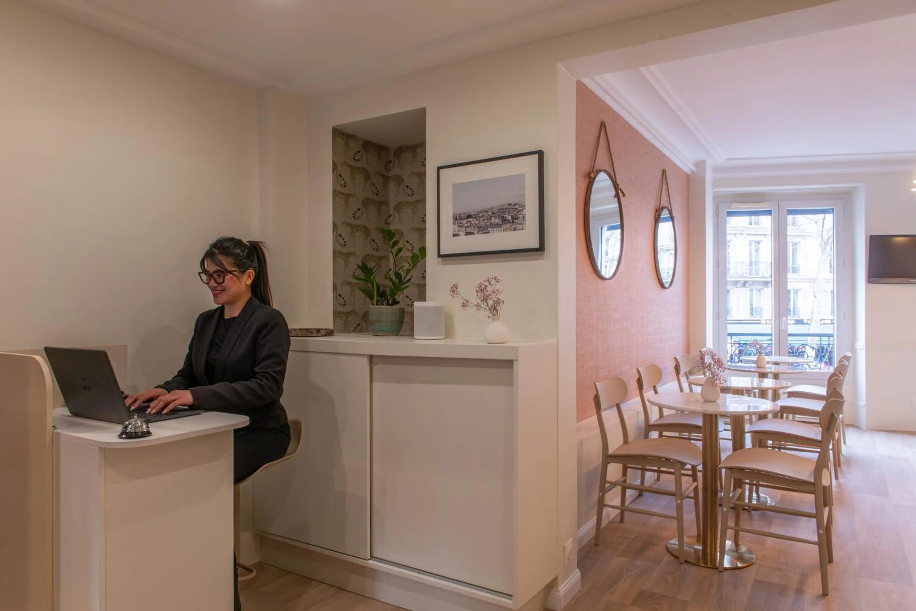 Lobby or reception in Hôtel Avama Prony