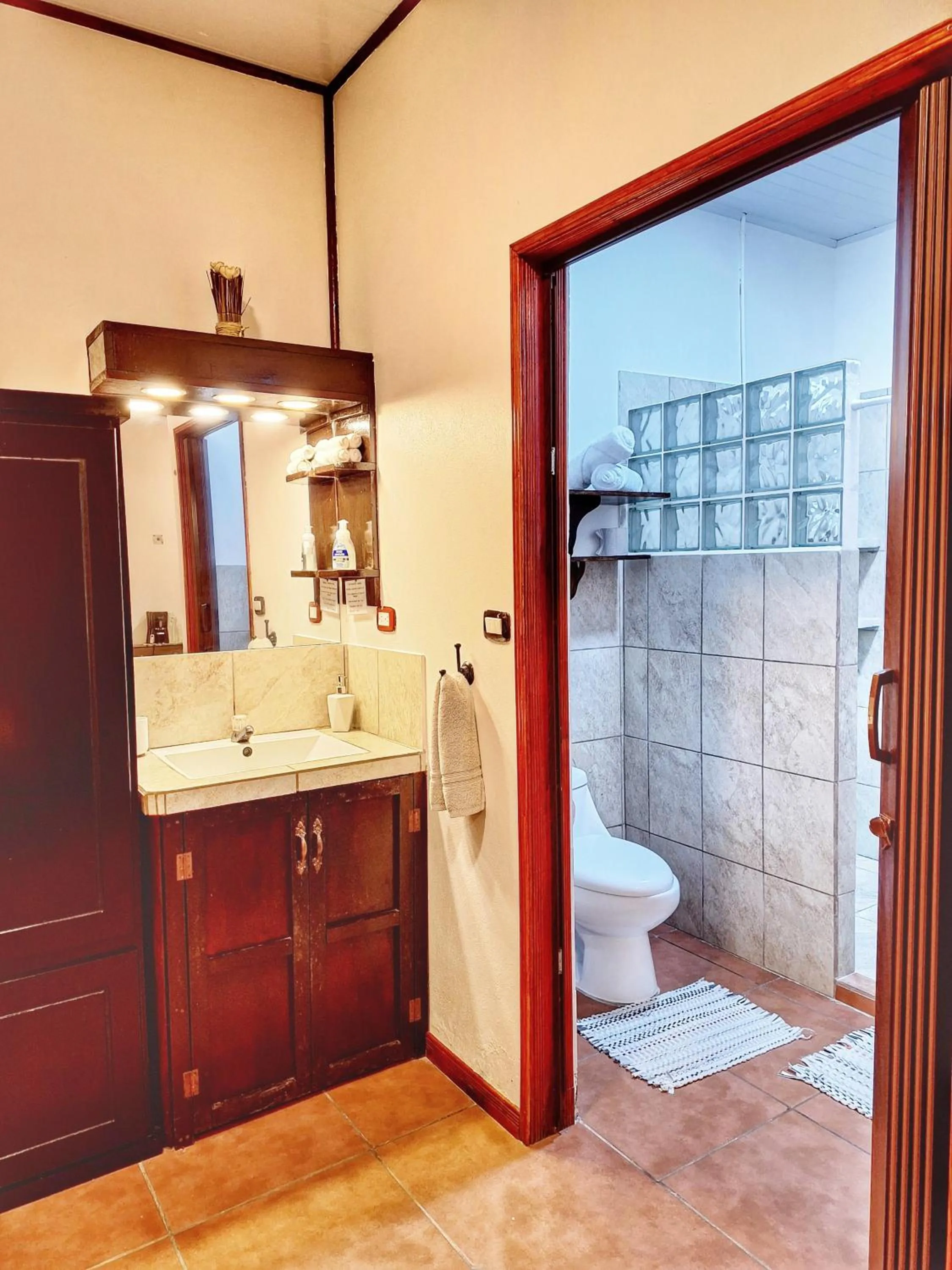 Shower in Hotel Casa Vito Beachfront